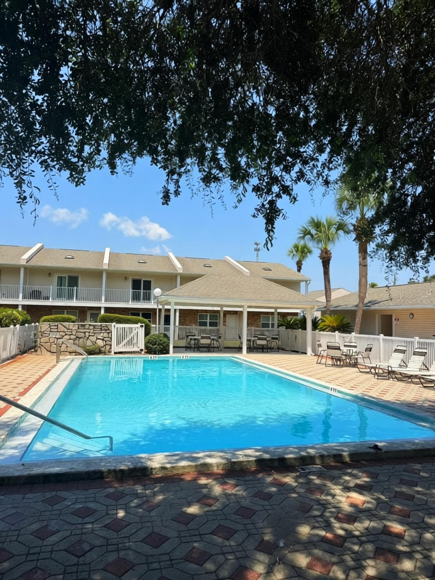 WOODLAND SHORES T/H PH 3 - Residential