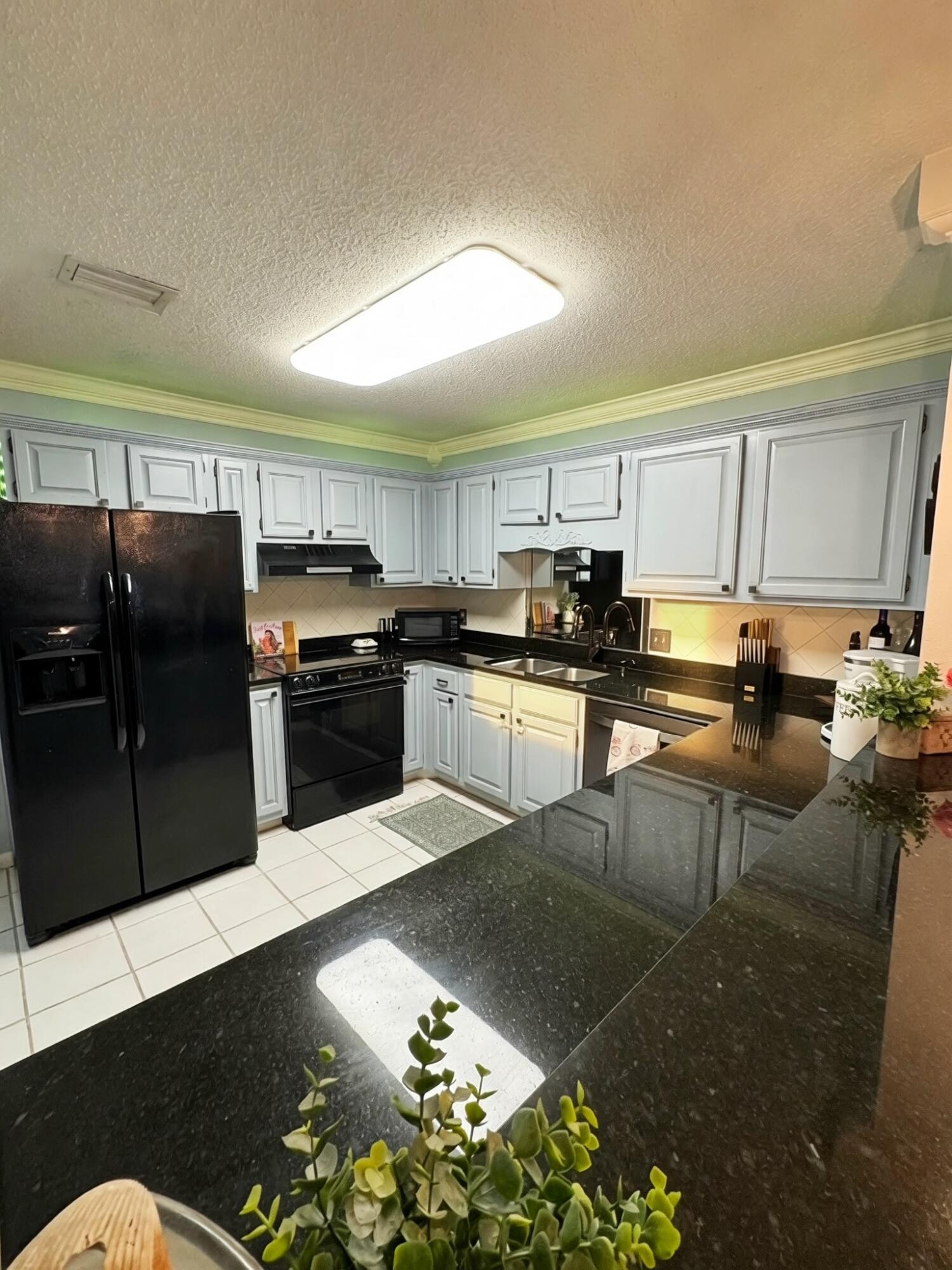 WOODLAND SHORES T/H PH 3 - Residential