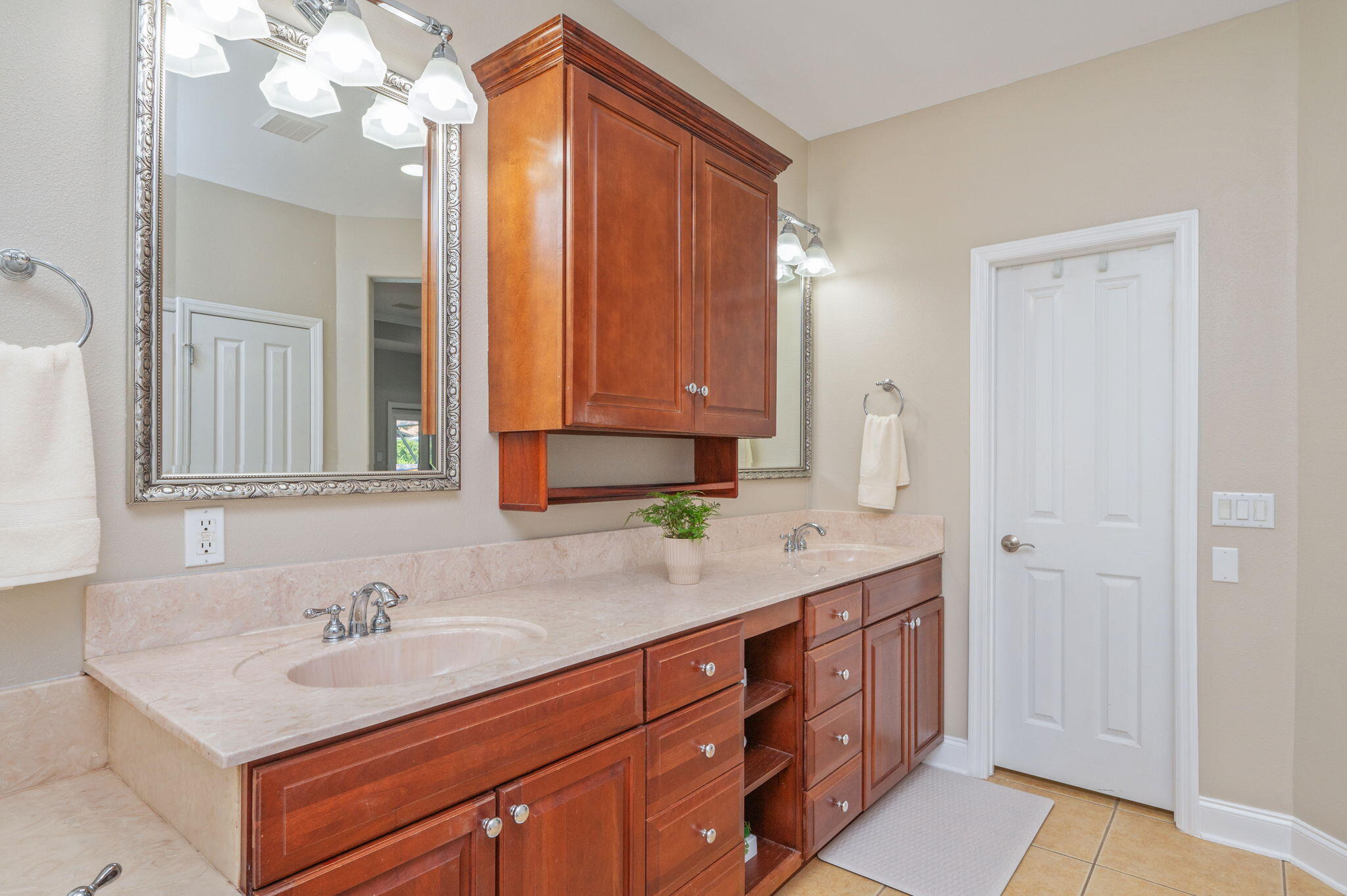 HOLIDAY SHORES ESTATES - Residential