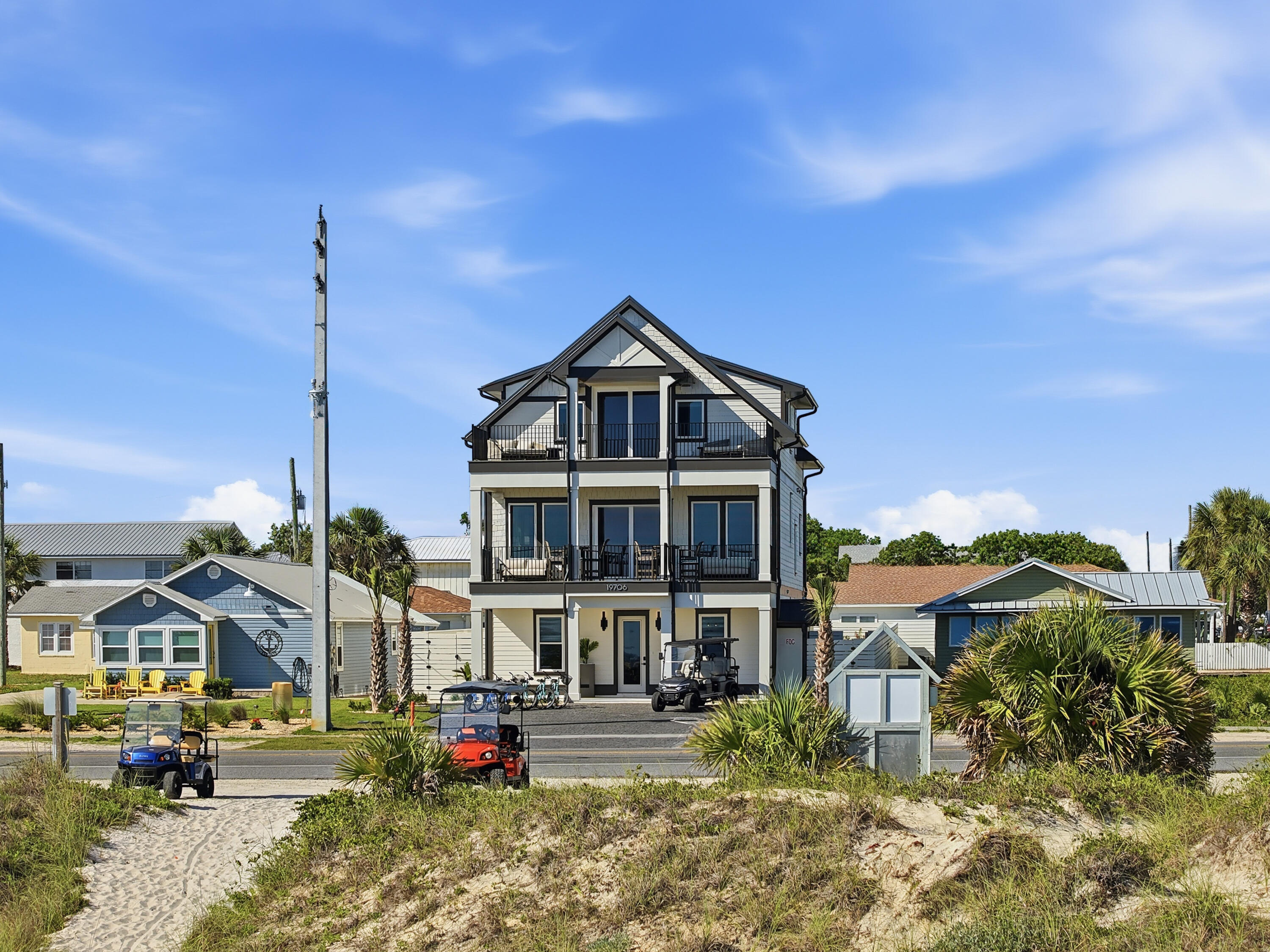 LAGUNA BEACH - Residential
