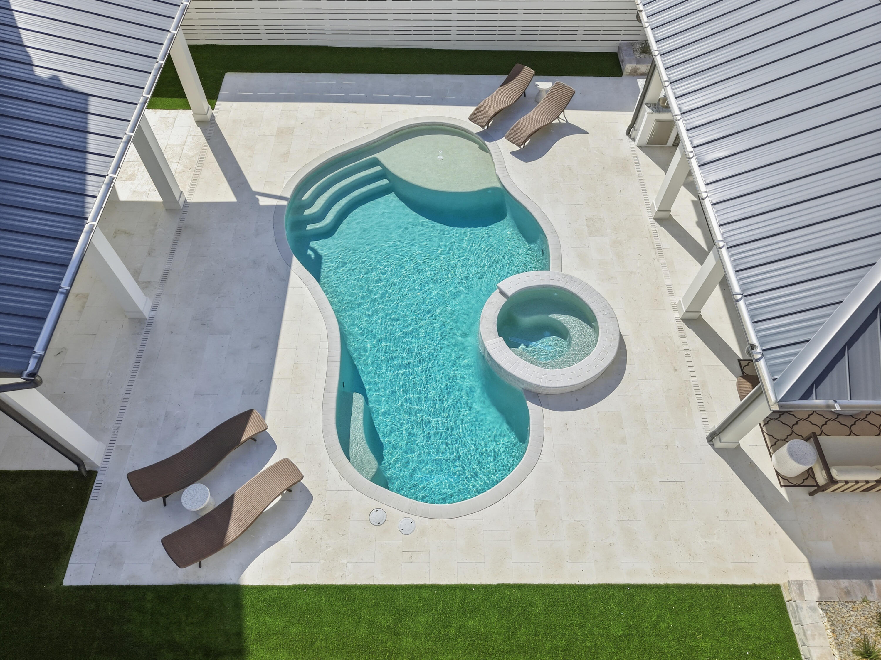 LAGUNA BEACH - Residential