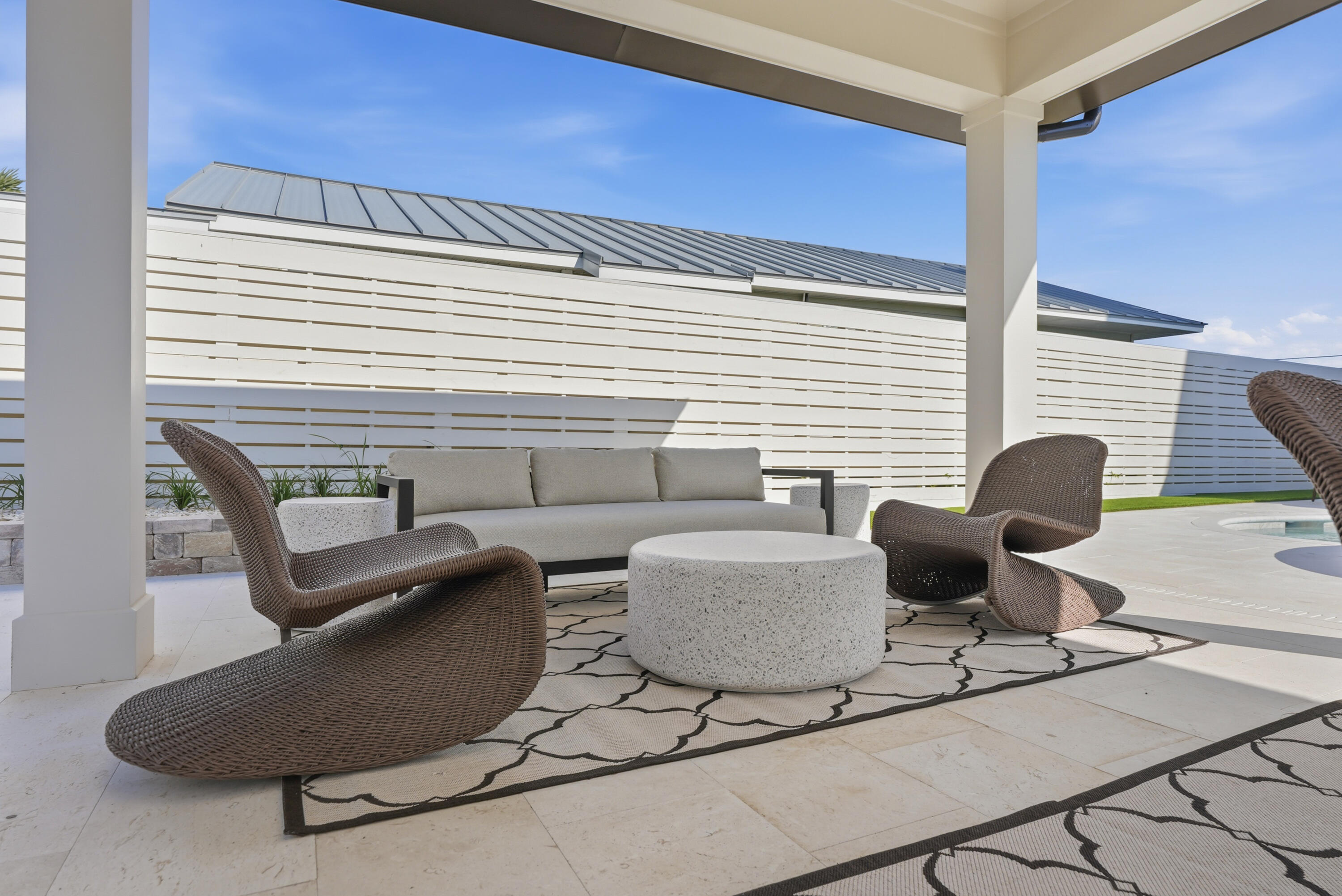 LAGUNA BEACH - Residential