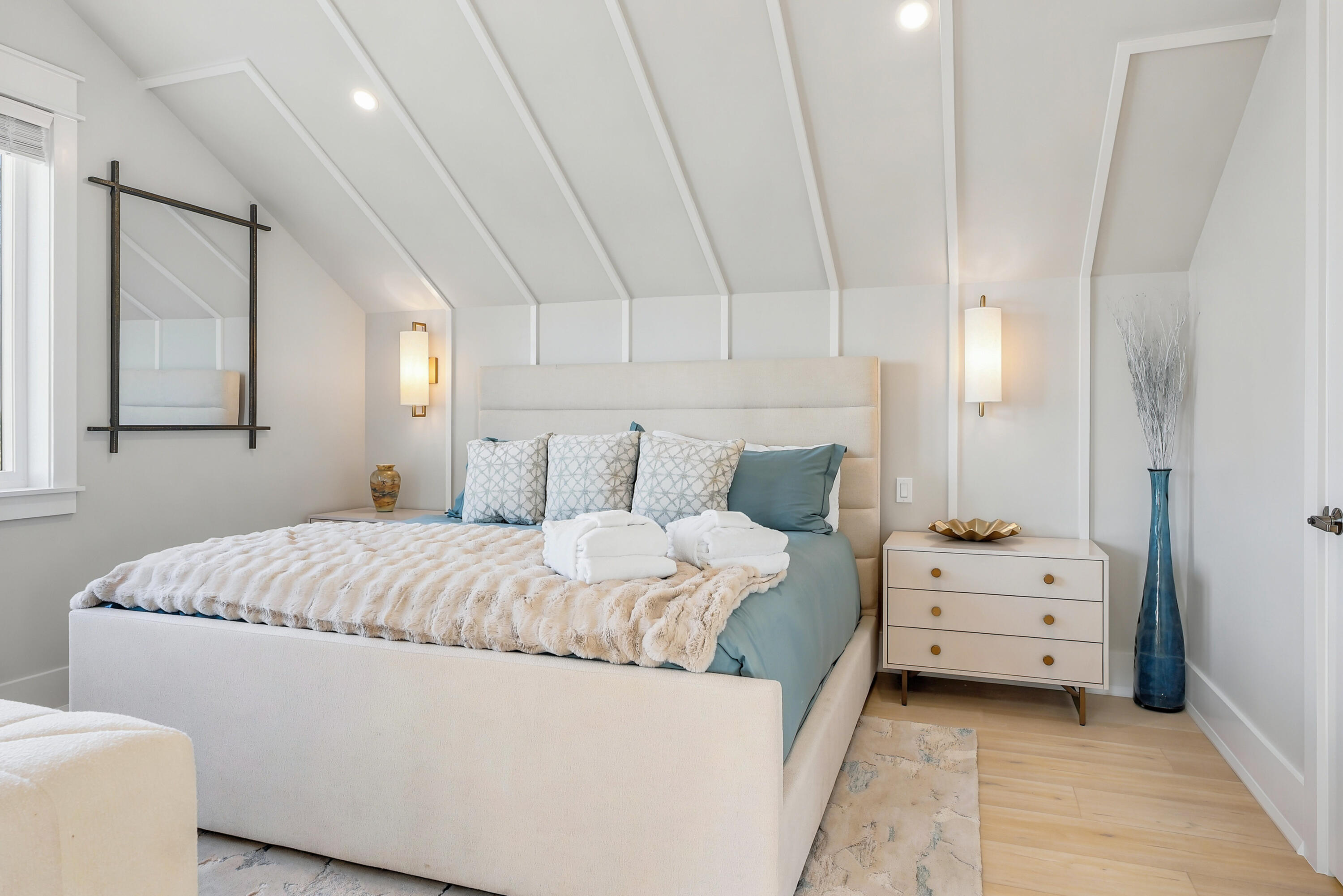 LAGUNA BEACH - Residential