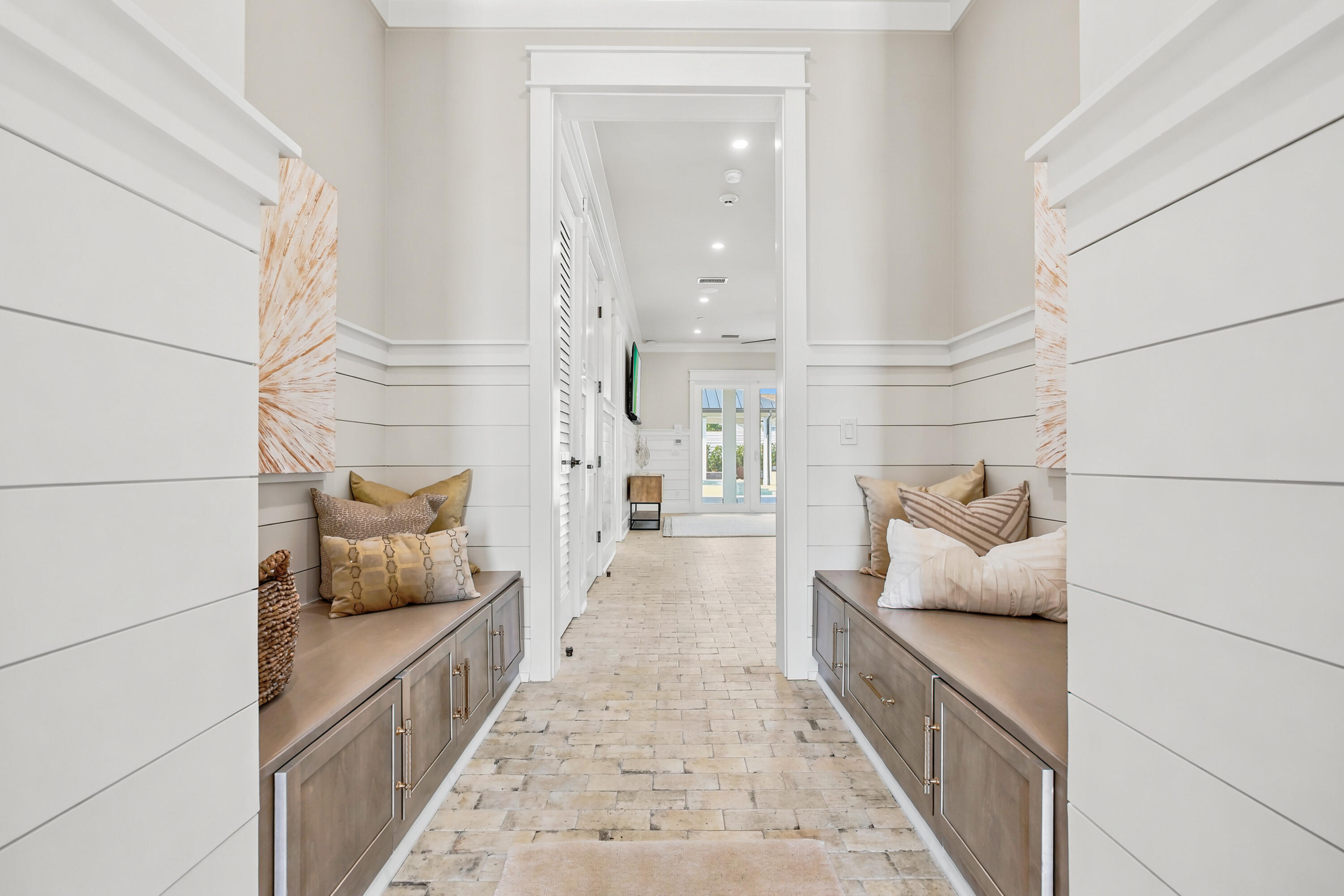 LAGUNA BEACH - Residential
