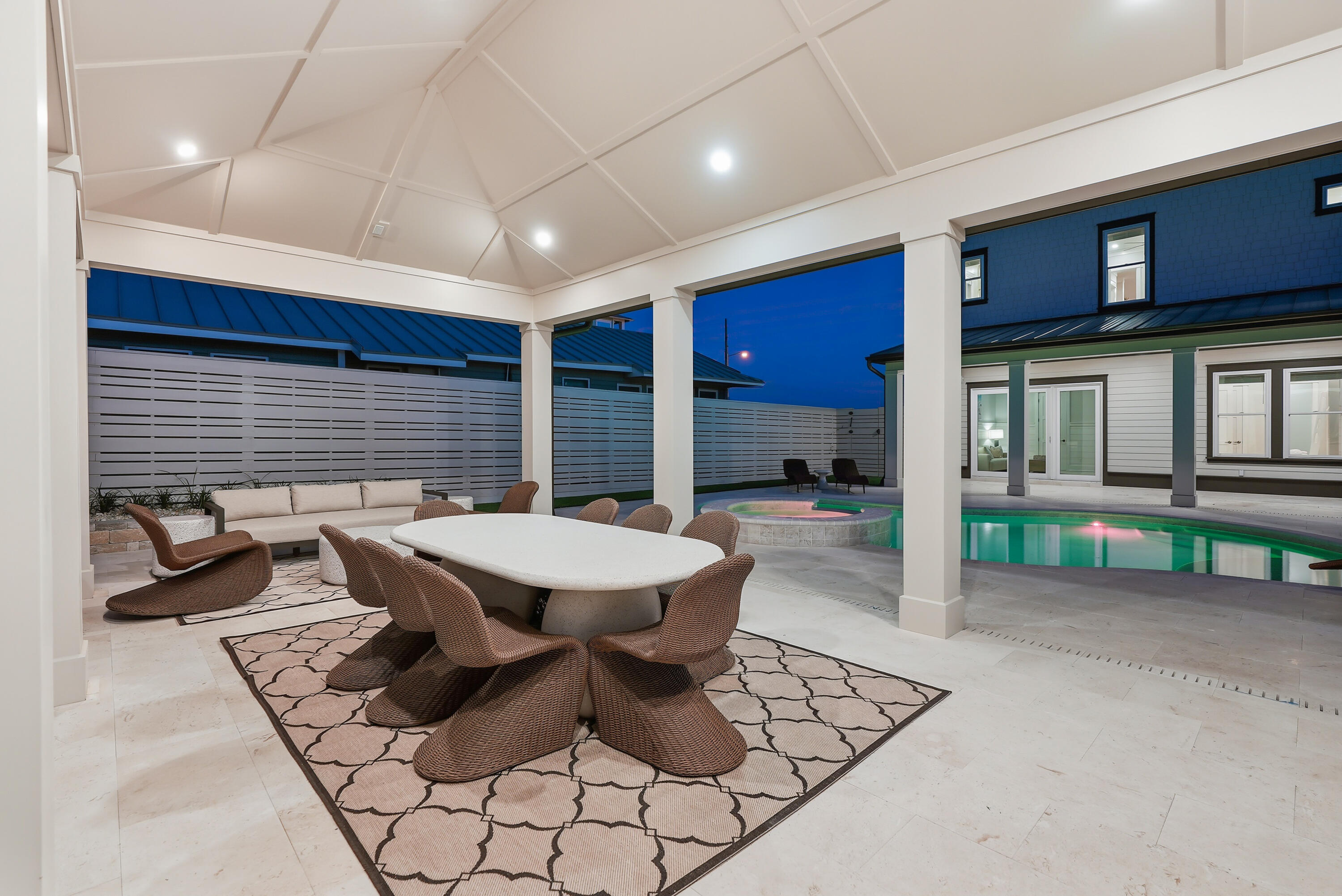 LAGUNA BEACH - Residential