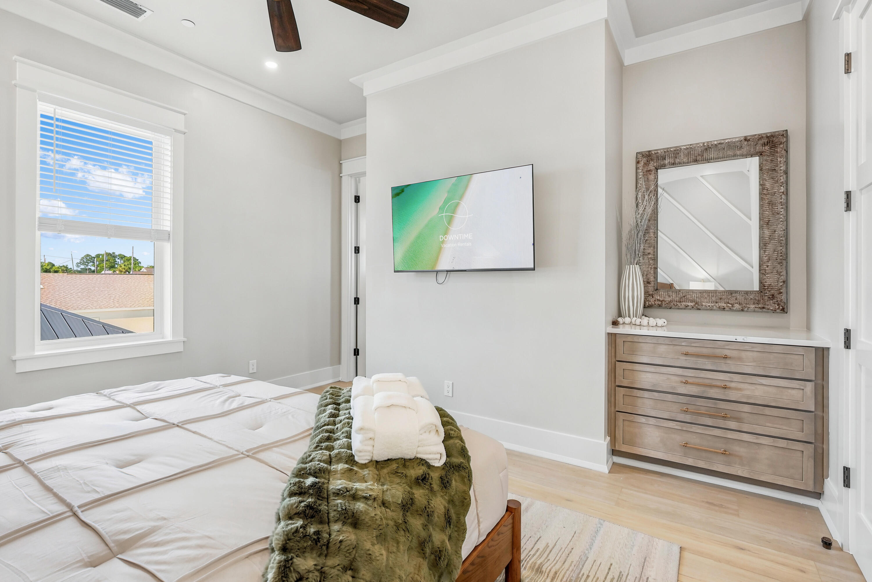 LAGUNA BEACH - Residential