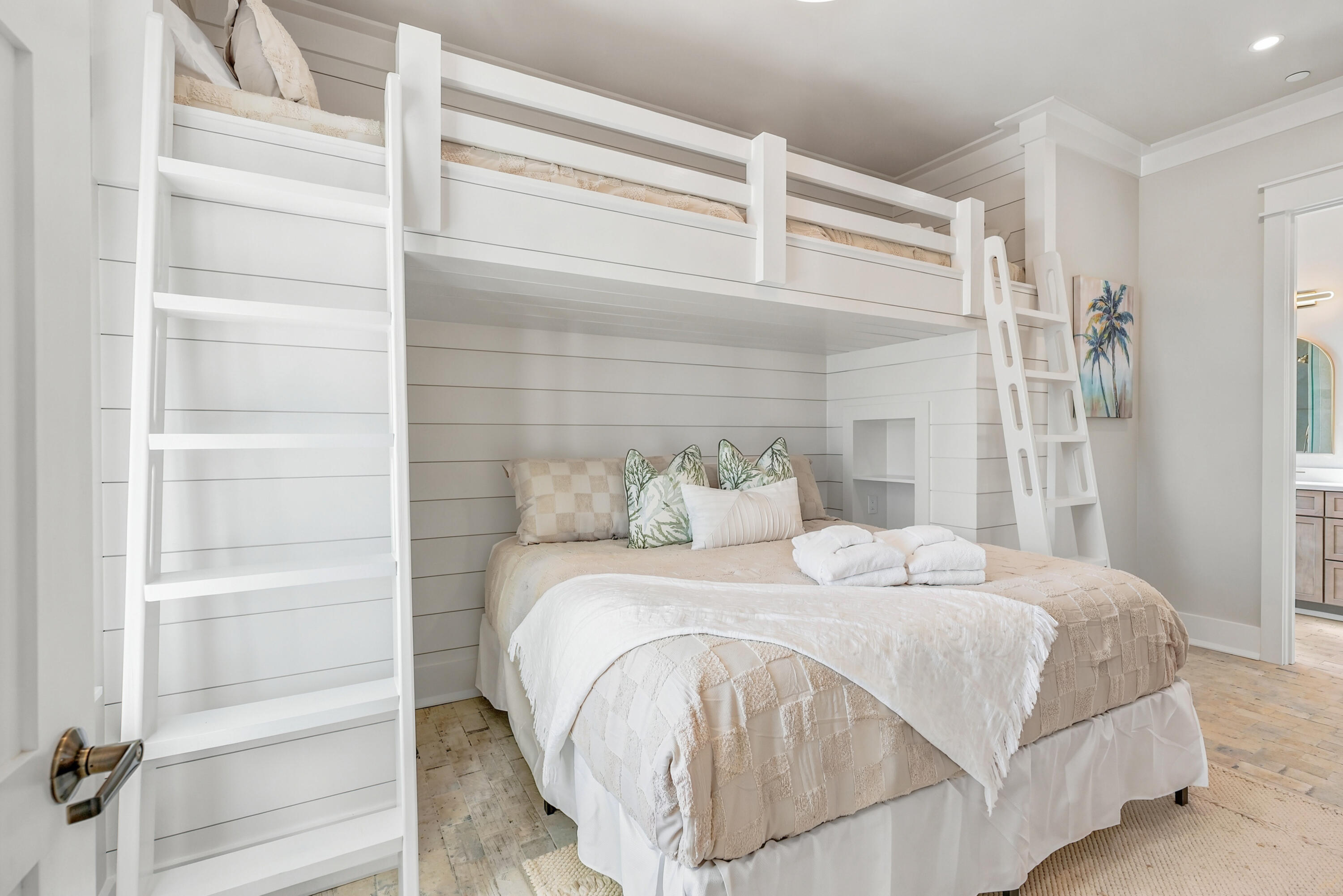 LAGUNA BEACH - Residential