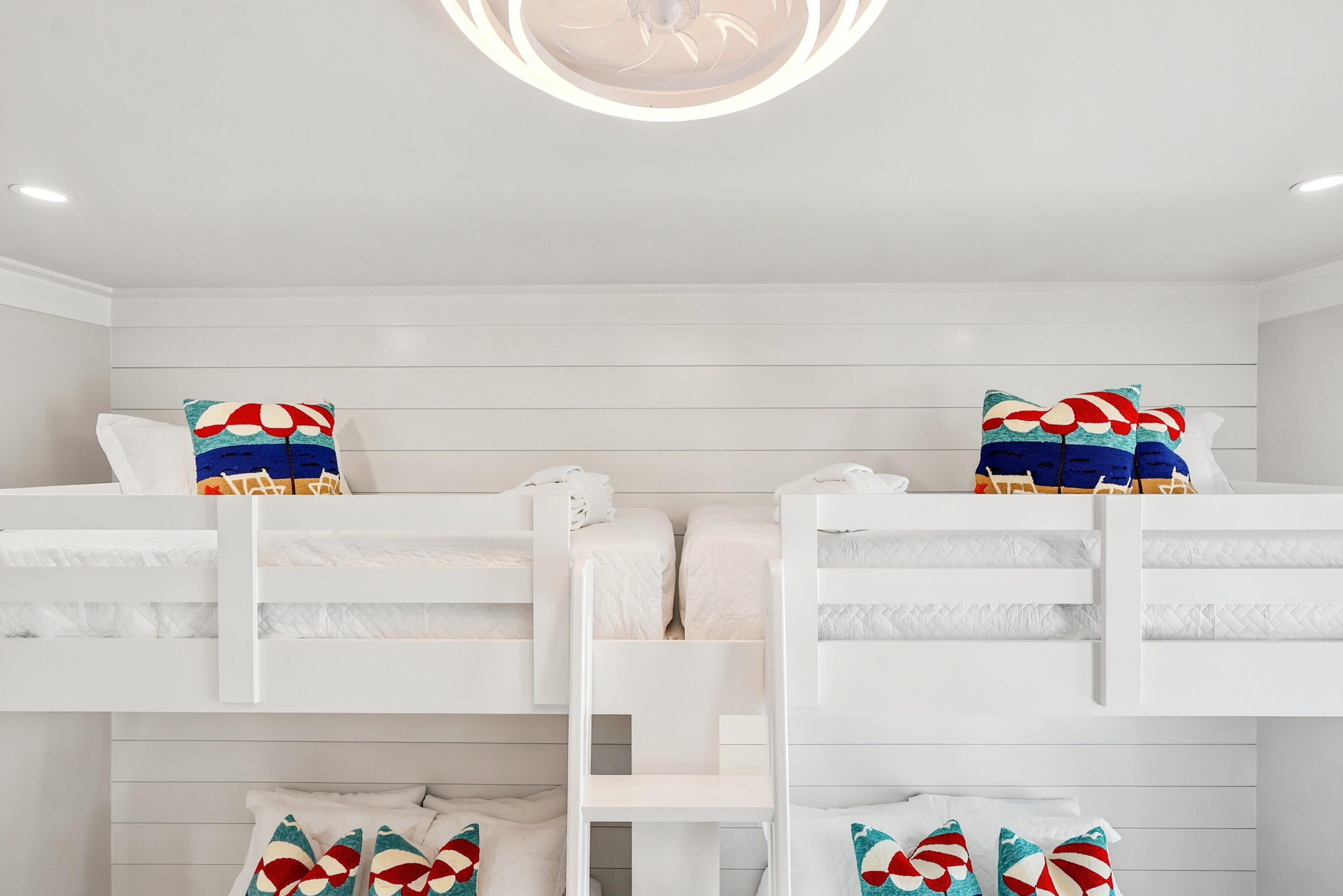 LAGUNA BEACH - Residential