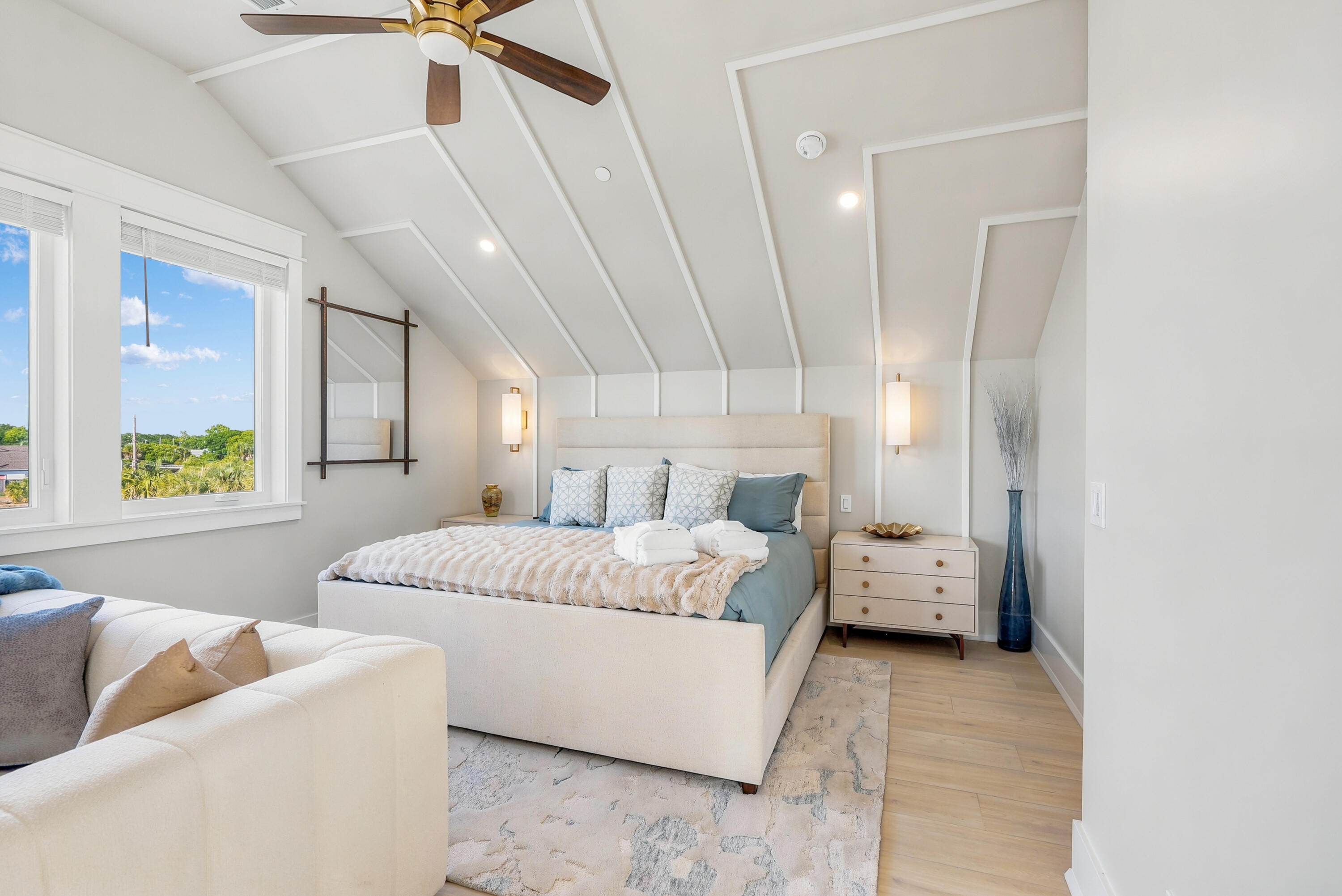 LAGUNA BEACH - Residential