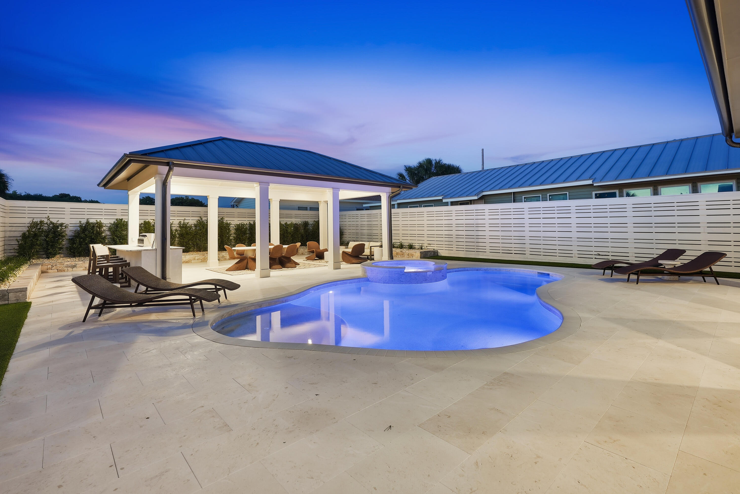 LAGUNA BEACH - Residential