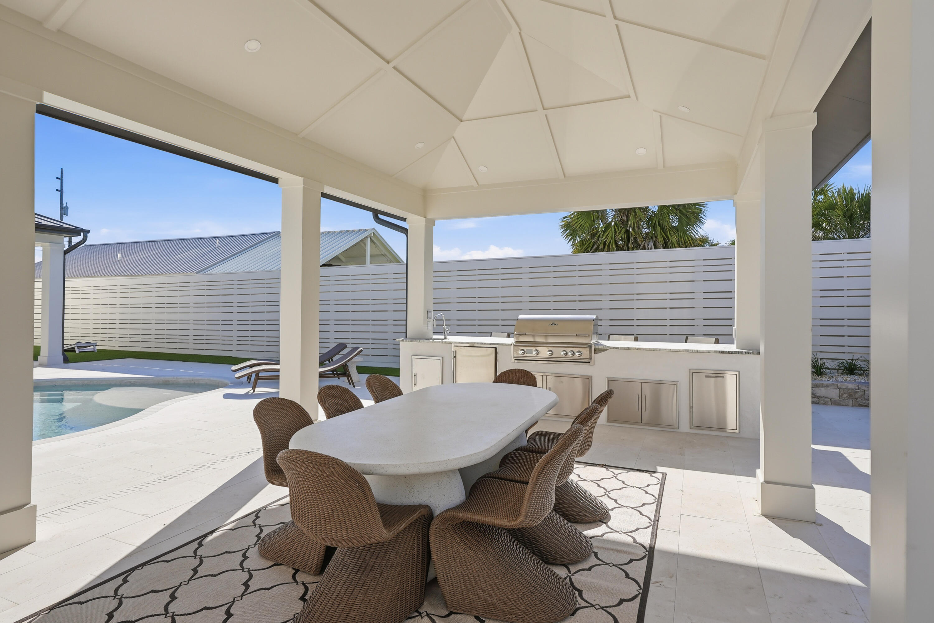 LAGUNA BEACH - Residential