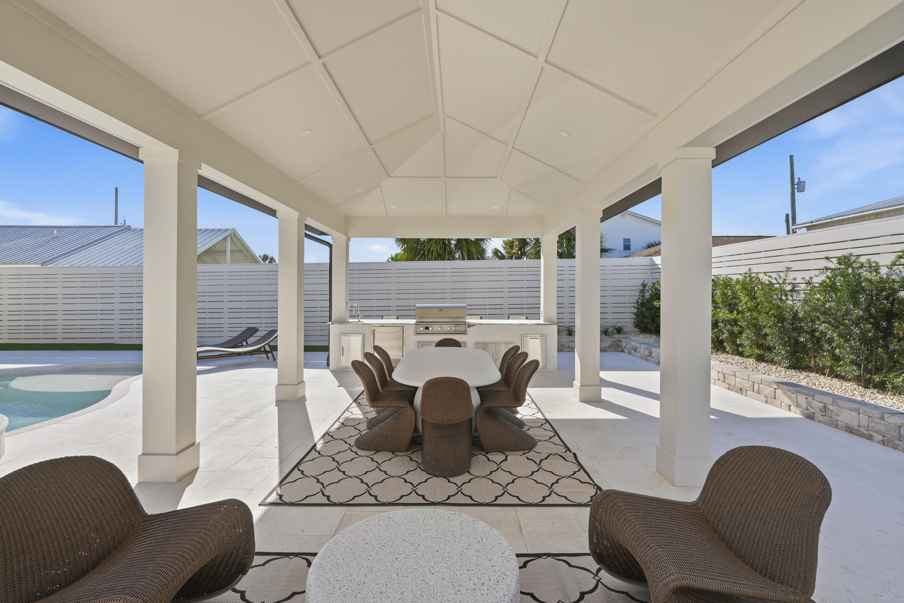 LAGUNA BEACH - Residential