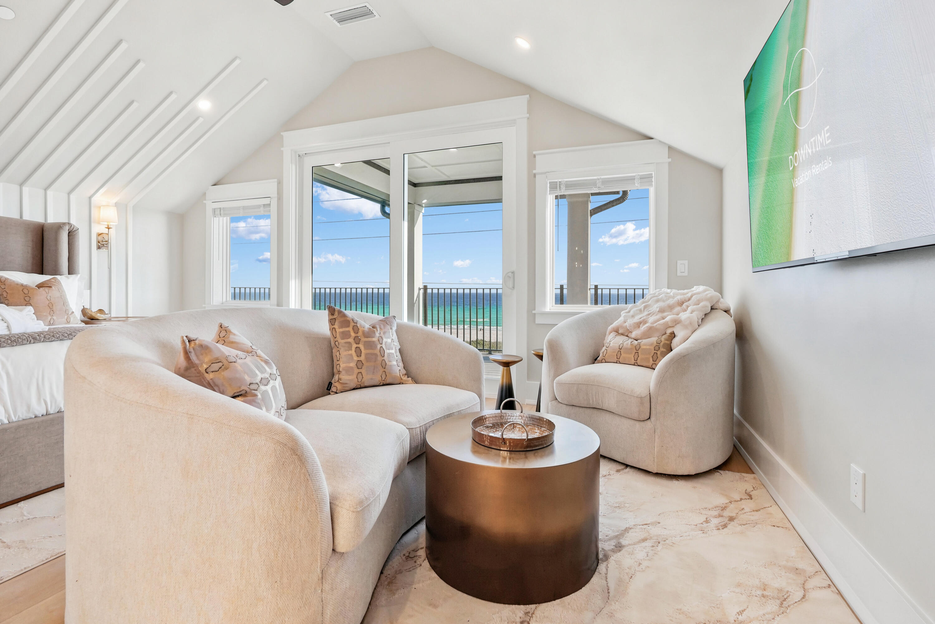 LAGUNA BEACH - Residential