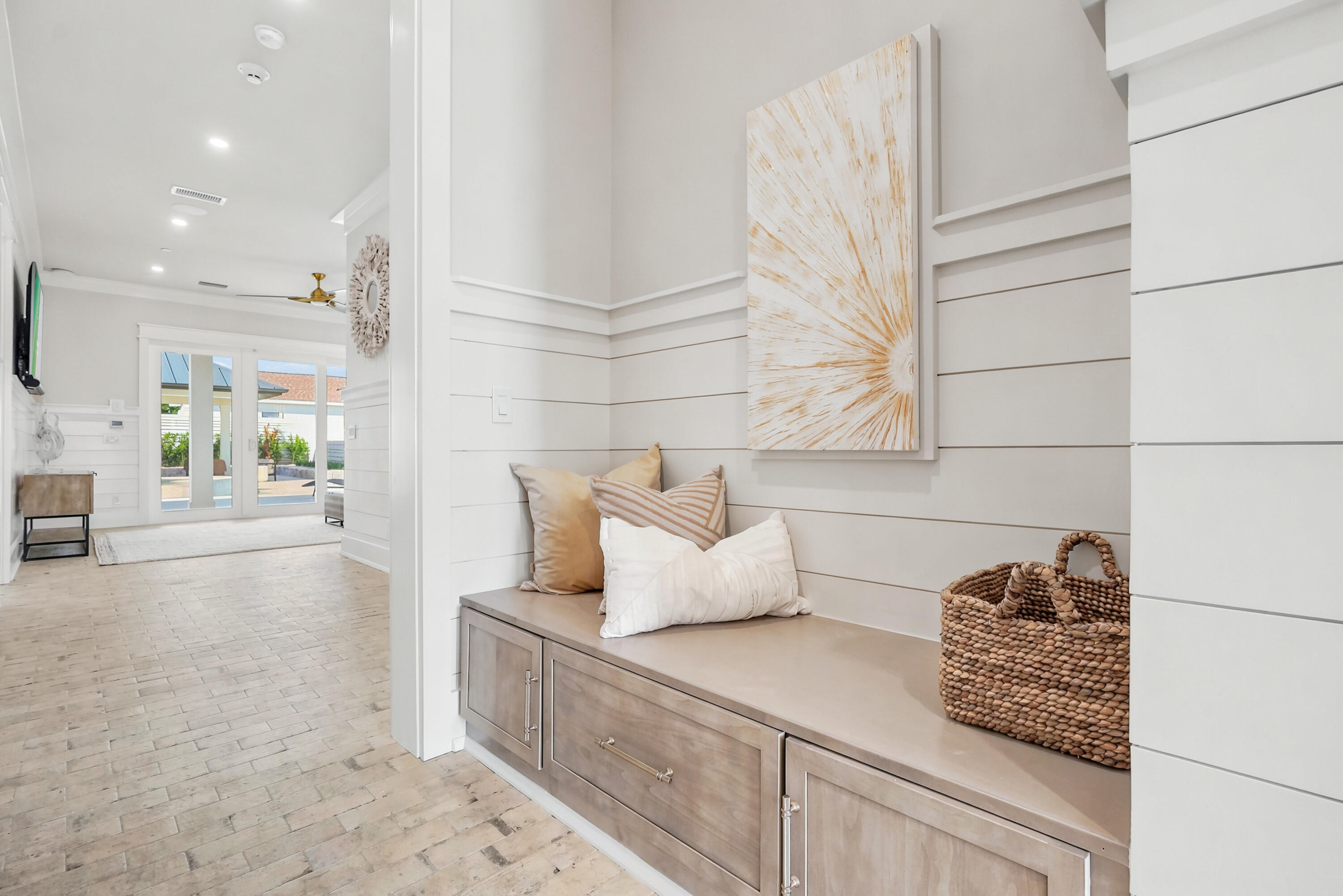 LAGUNA BEACH - Residential