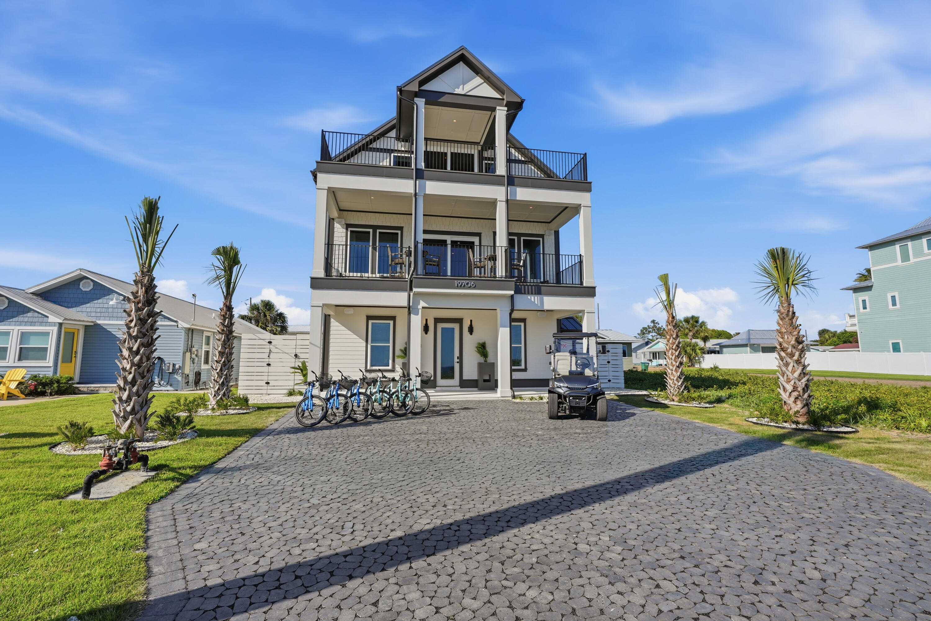 LAGUNA BEACH - Residential