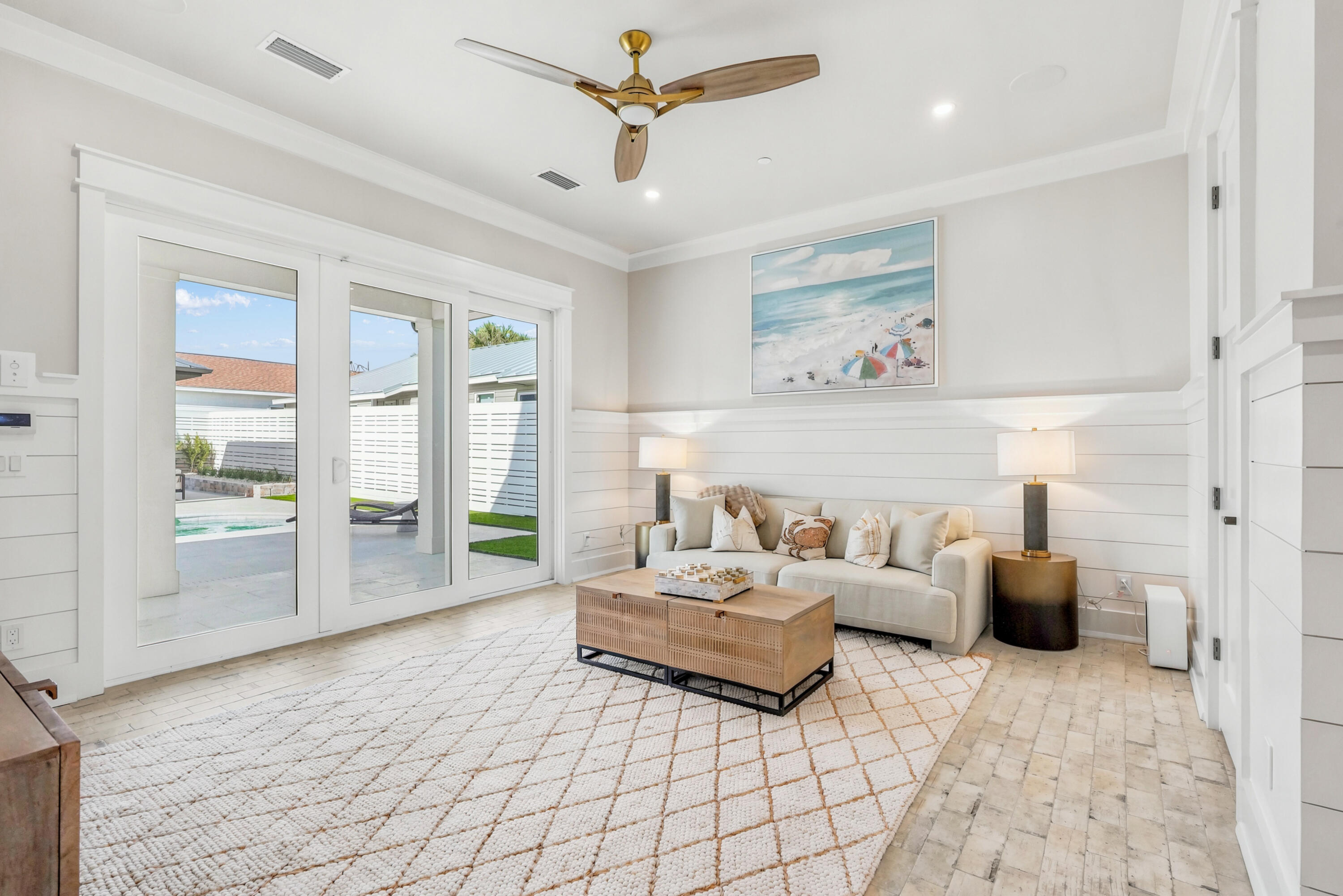 LAGUNA BEACH - Residential