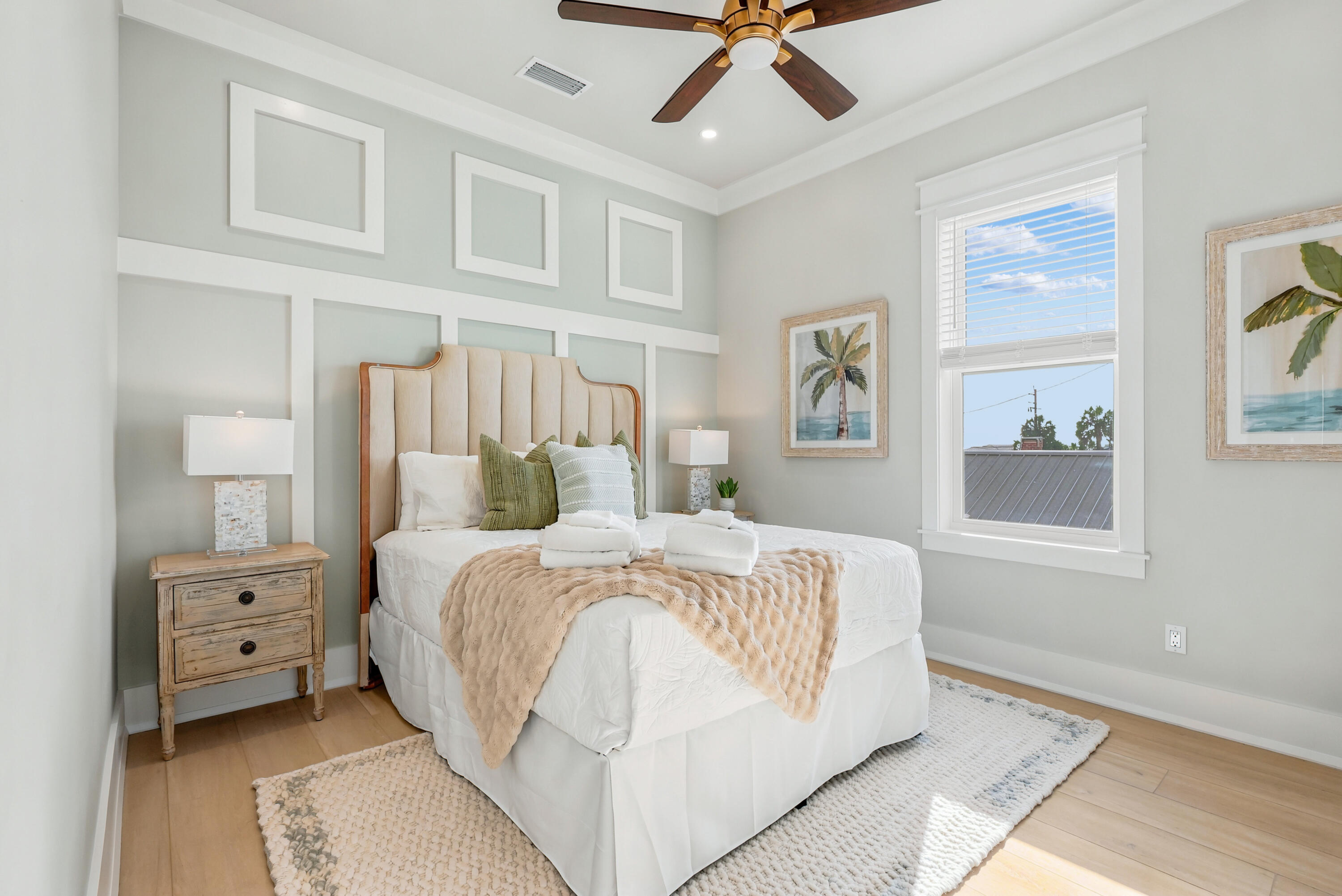 LAGUNA BEACH - Residential