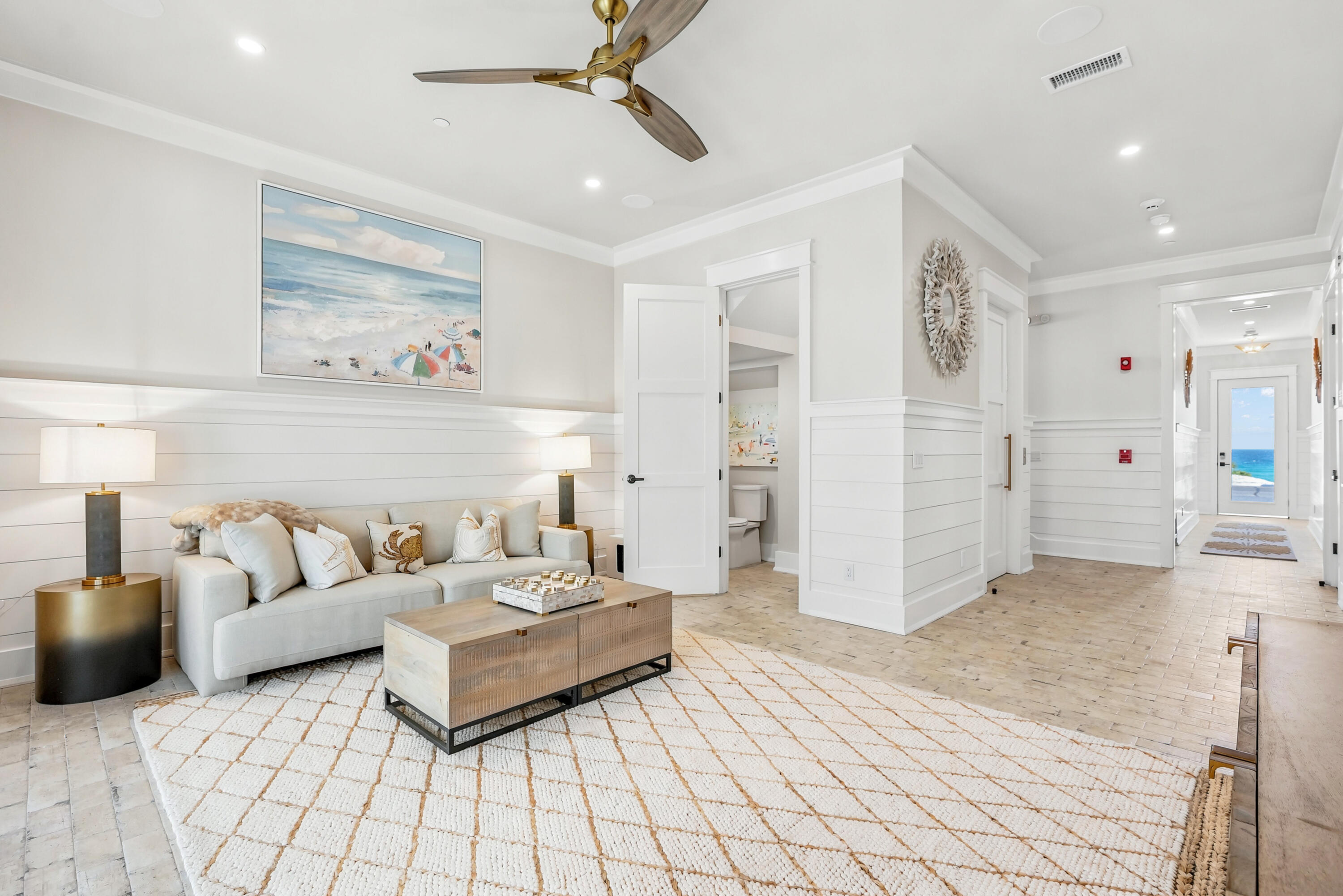 LAGUNA BEACH - Residential