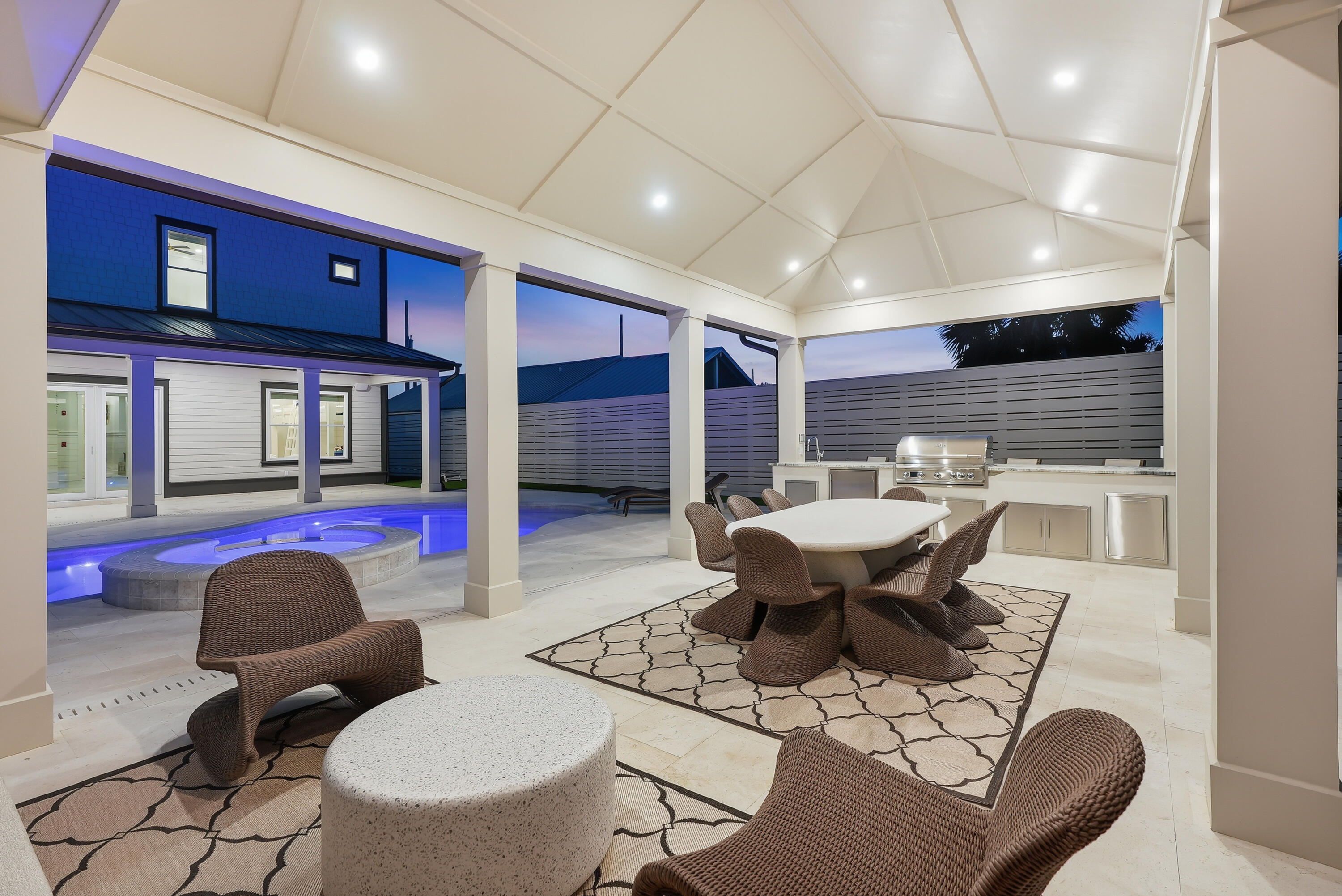 LAGUNA BEACH - Residential