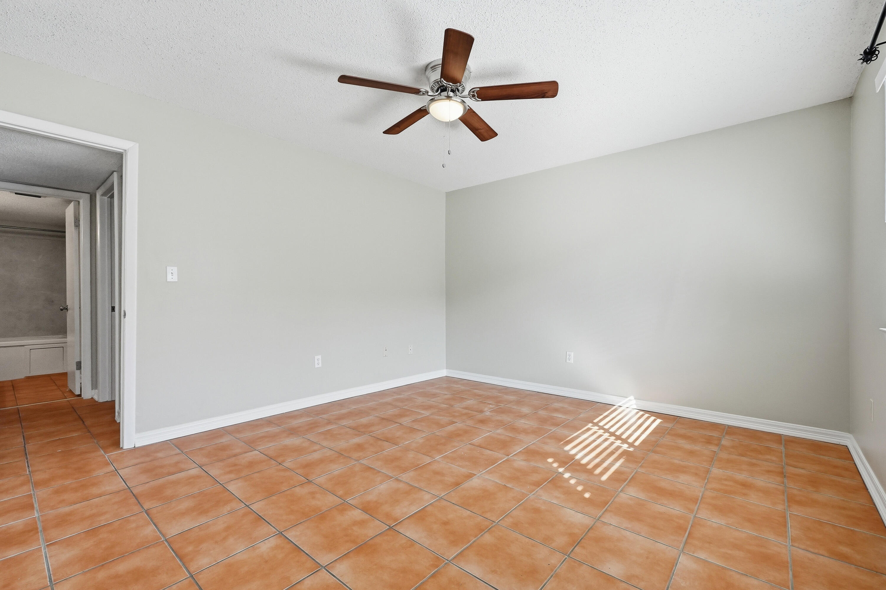 COLLEGE PARK CONDO - Residential Lease