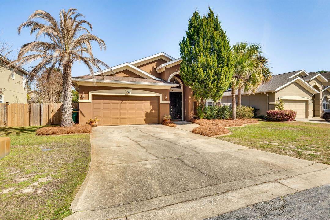 Beautiful single level home in peaceful Solimar neighborhood. NEW Roof in 2024, New HVAC, New flooring, renovated kitchen. Two living areas, large primary suite with walk in closet. 5 Min to Hurlburt Field! Just Minutes to Downtown FWB, the Beach, and shopping.