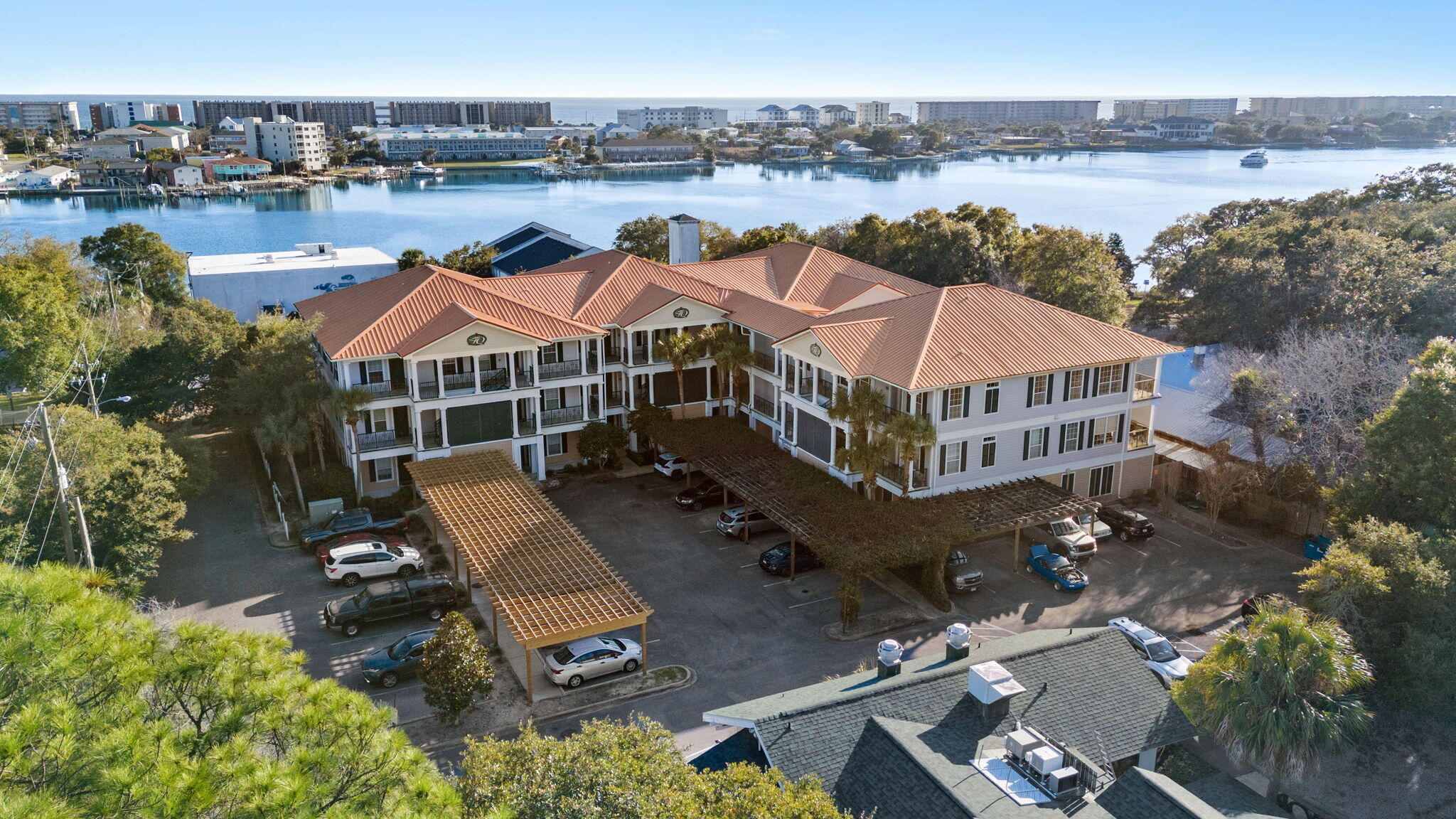 FRENCH QUARTERS - Residential