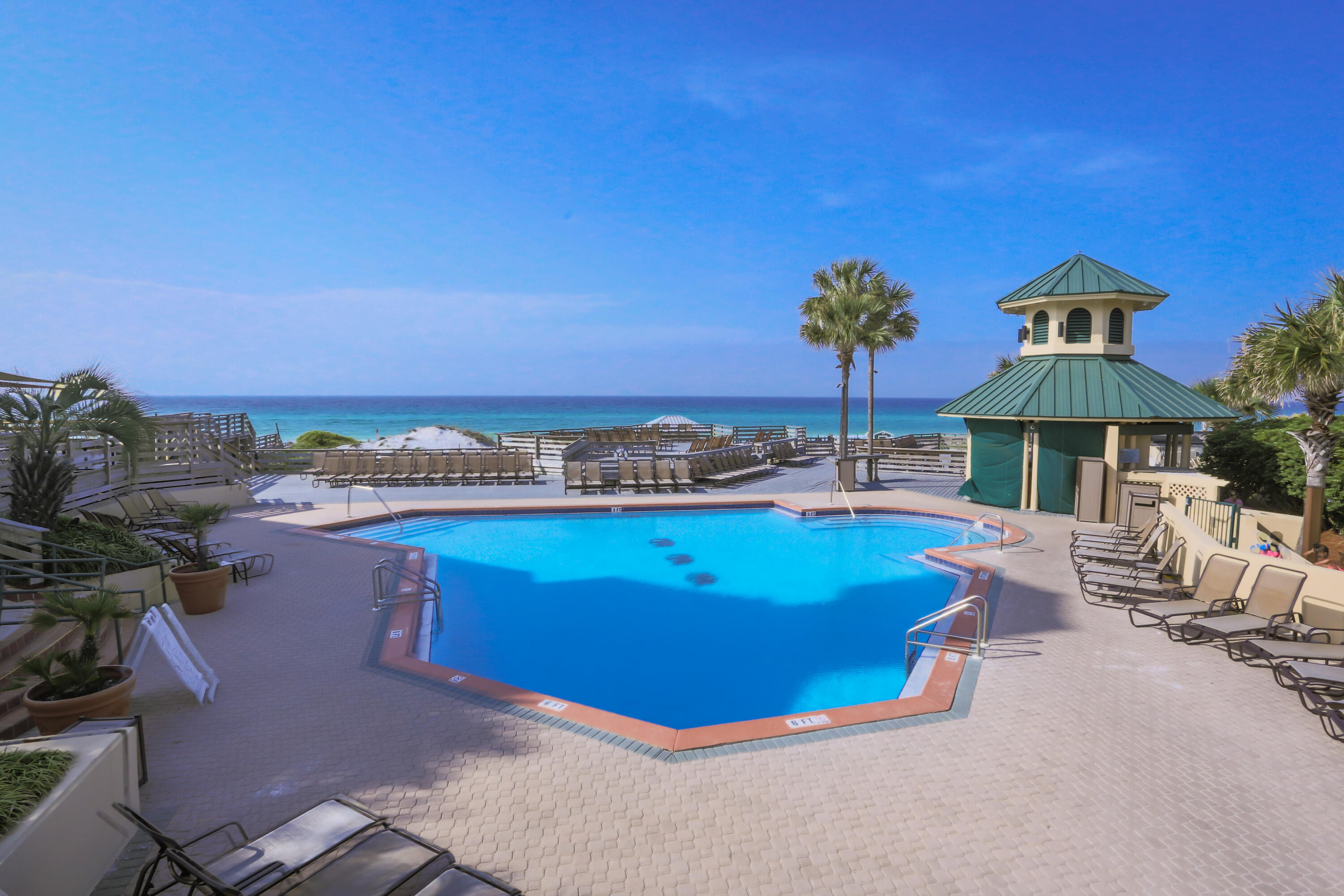 HARBOUR POINT CONDO - Residential