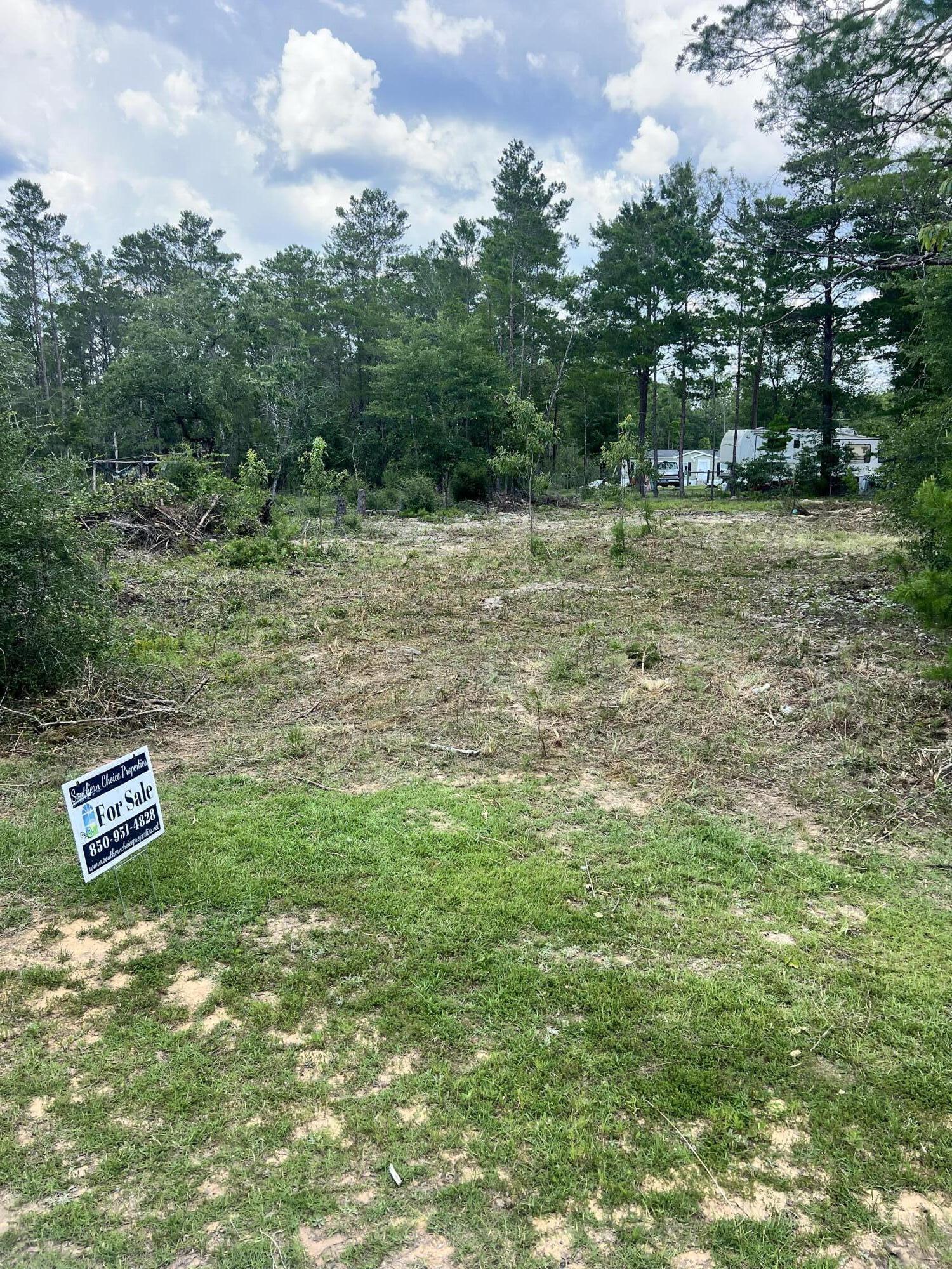 Build your own home on this 0.23-acre lot in the Mossy Head area of DeFuniak Springs. Located on a quiet cul-de-sac with easy access to Hwy 90, I-10, local schools, shopping, and dining.

The property already has a septic tank installed, along with completed septic and sand mound testing. Electricity is available at the road, and city water is available.

Whether you're looking to build now or invest for the future, this is a great opportunity in a growing area of Walton County.