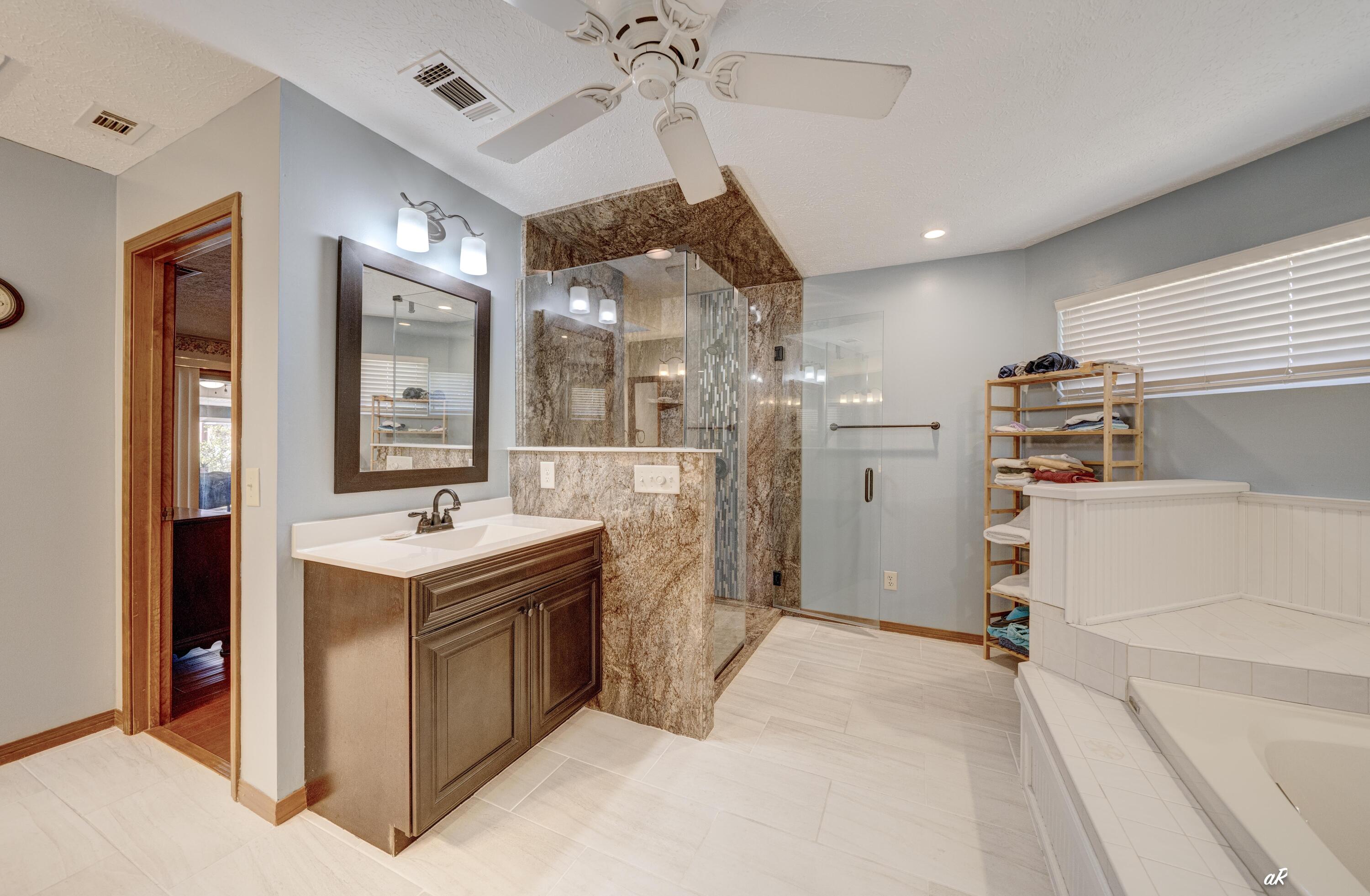 KINGS POINT HARBOUR UNIT 1 REPLAT - Residential
