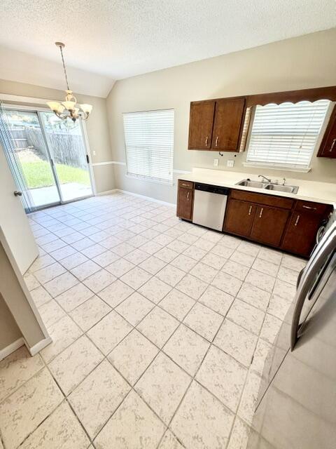 SADDLE CREEK - Residential