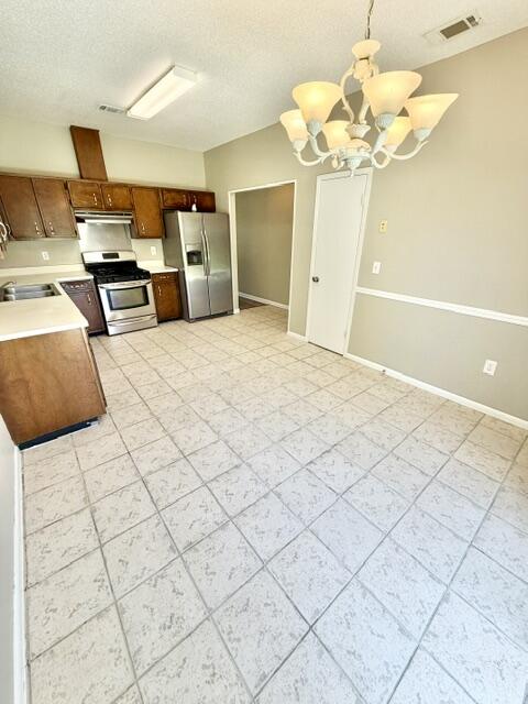 SADDLE CREEK - Residential
