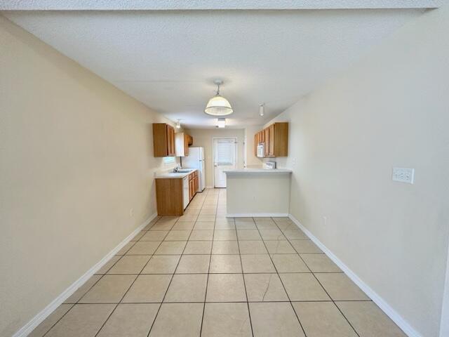 SANTA ROSA OAKS CONDOMINIUM - Residential