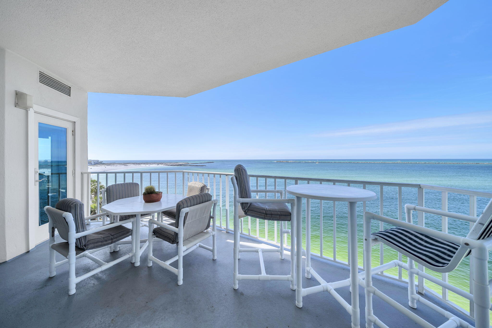 WATERVIEW TOWERS YACHT CLUB - Residential