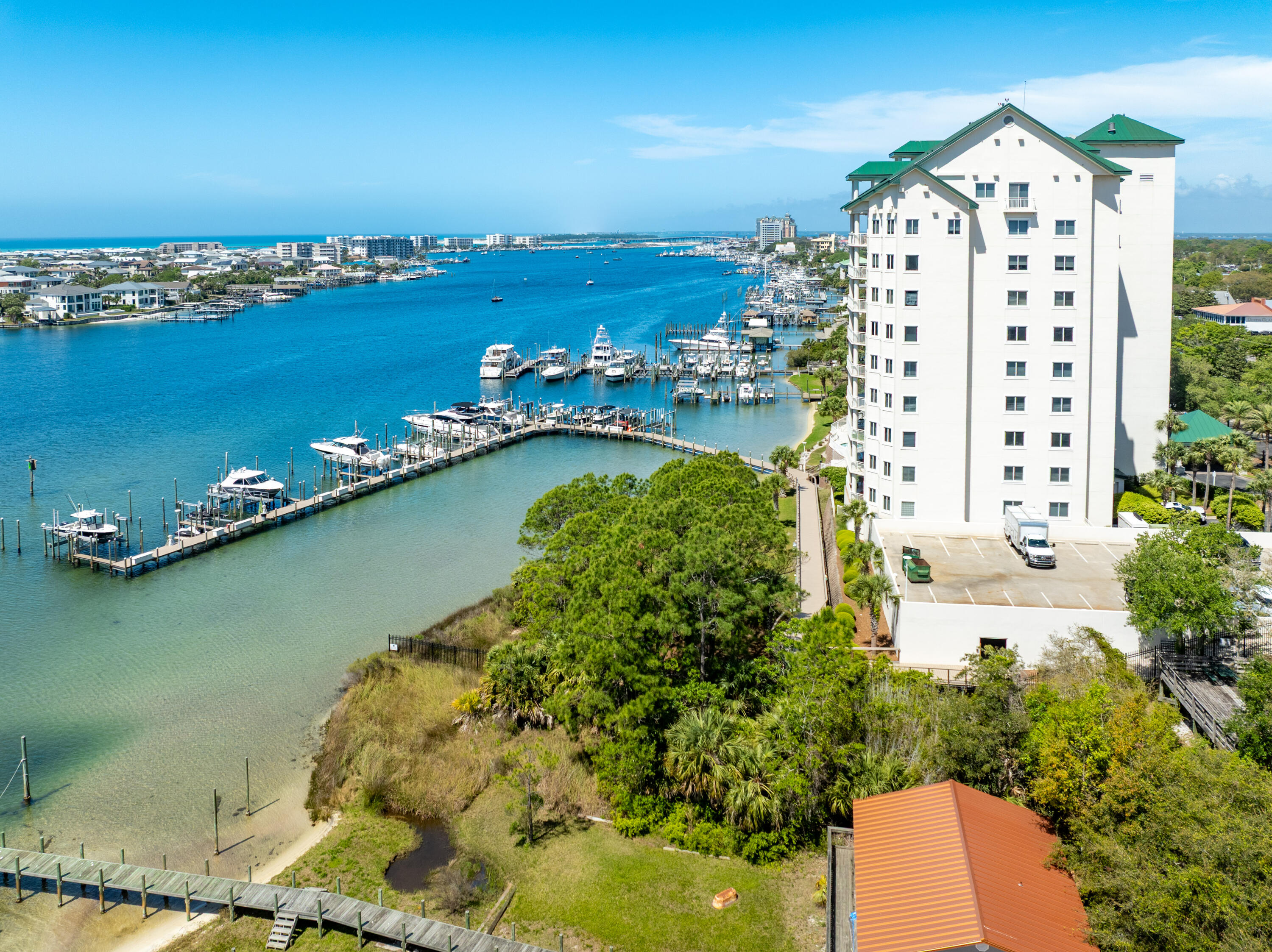 GRAND HARBOR - Residential