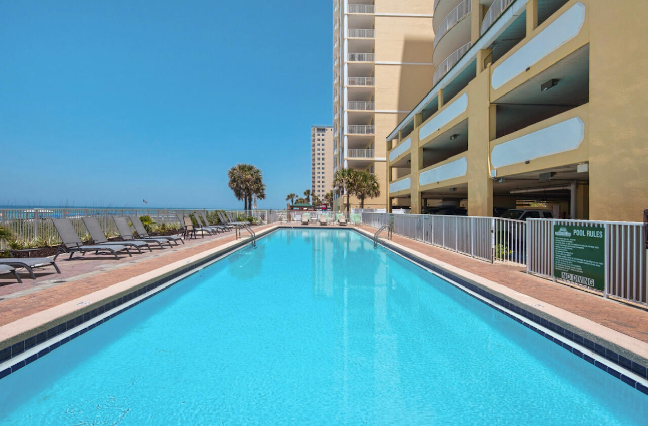 Twin Palms Resort - Residential
