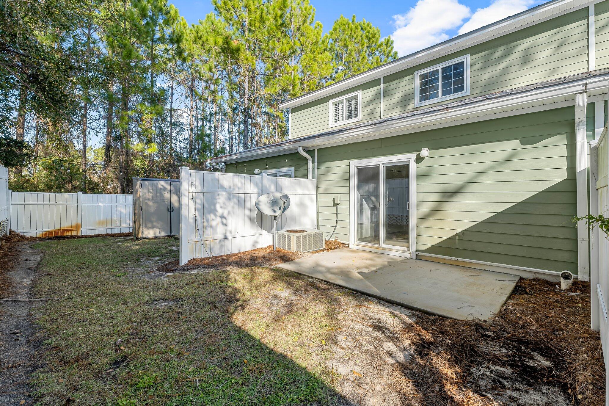 SANDAL BEACH - Residential Lease