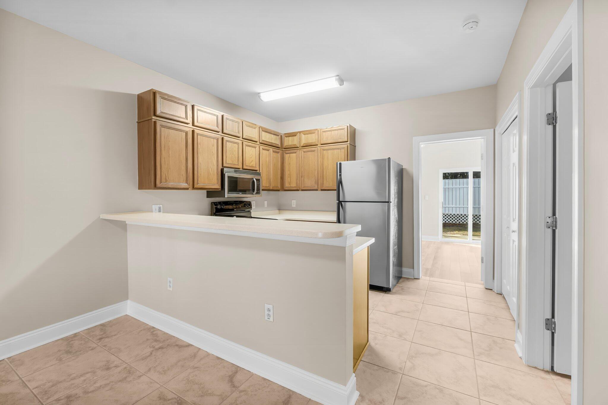 SANDAL BEACH - Residential Lease