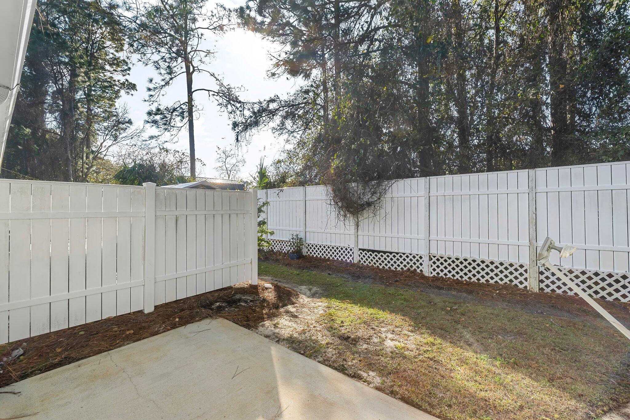 SANDAL BEACH - Residential Lease