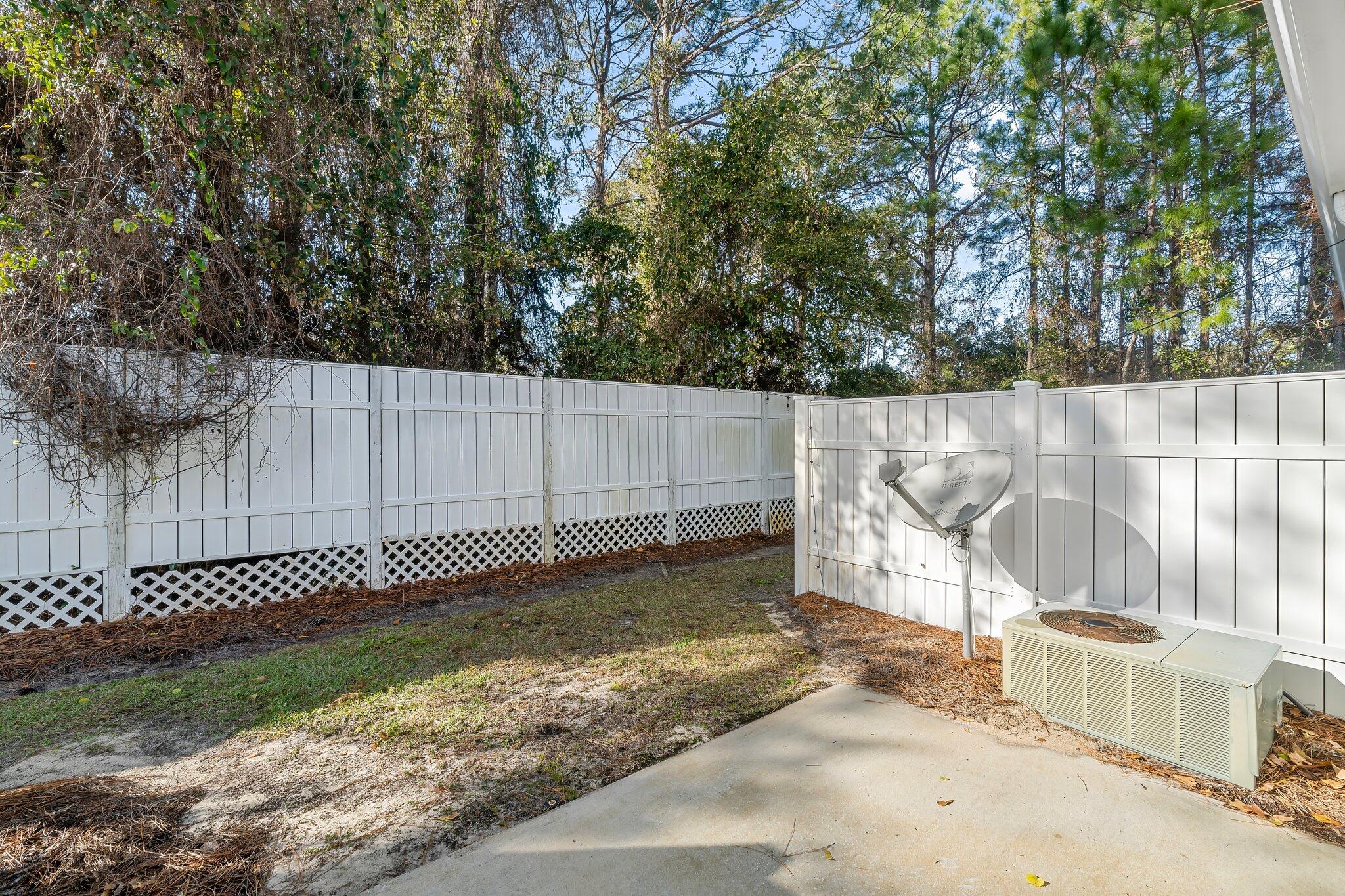 SANDAL BEACH - Residential Lease
