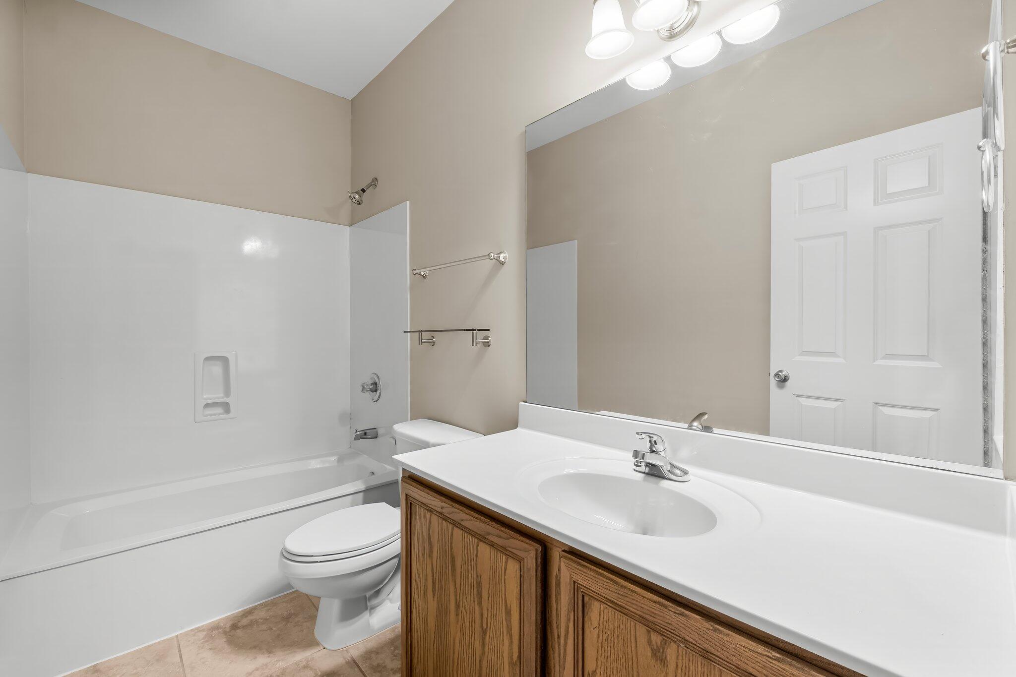 SANDAL BEACH - Residential Lease