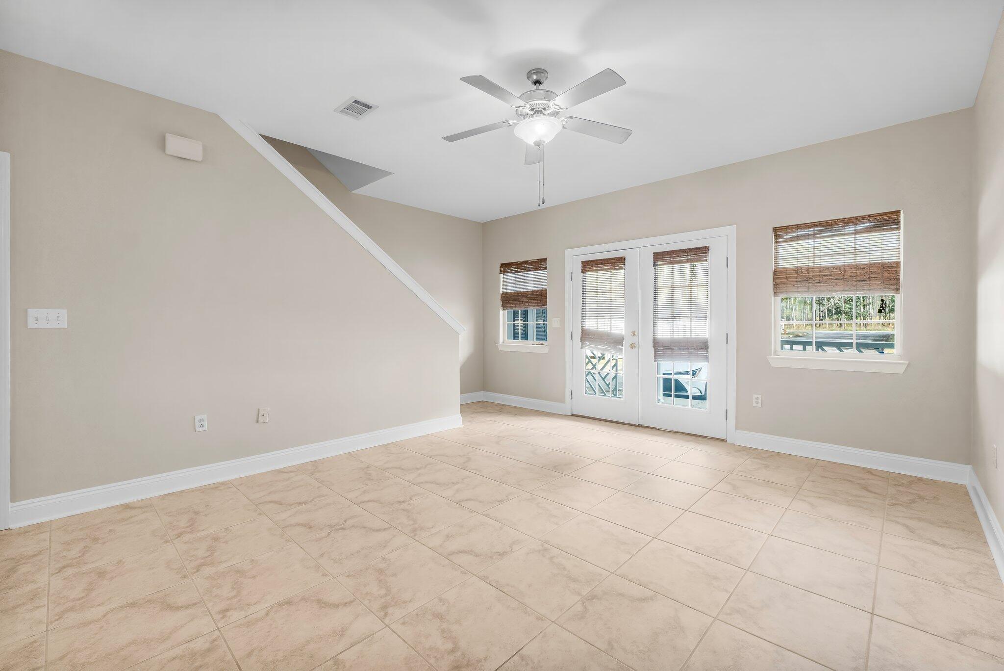 SANDAL BEACH - Residential Lease