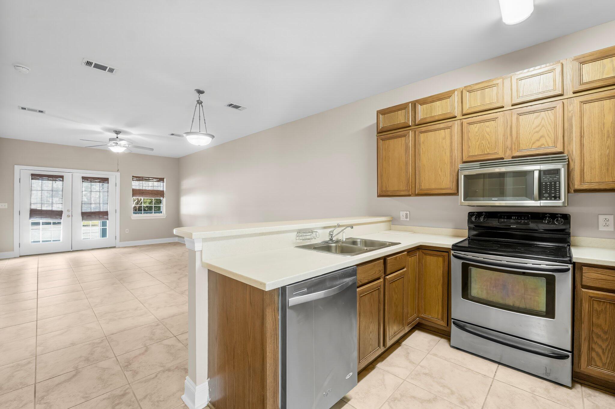 SANDAL BEACH - Residential Lease