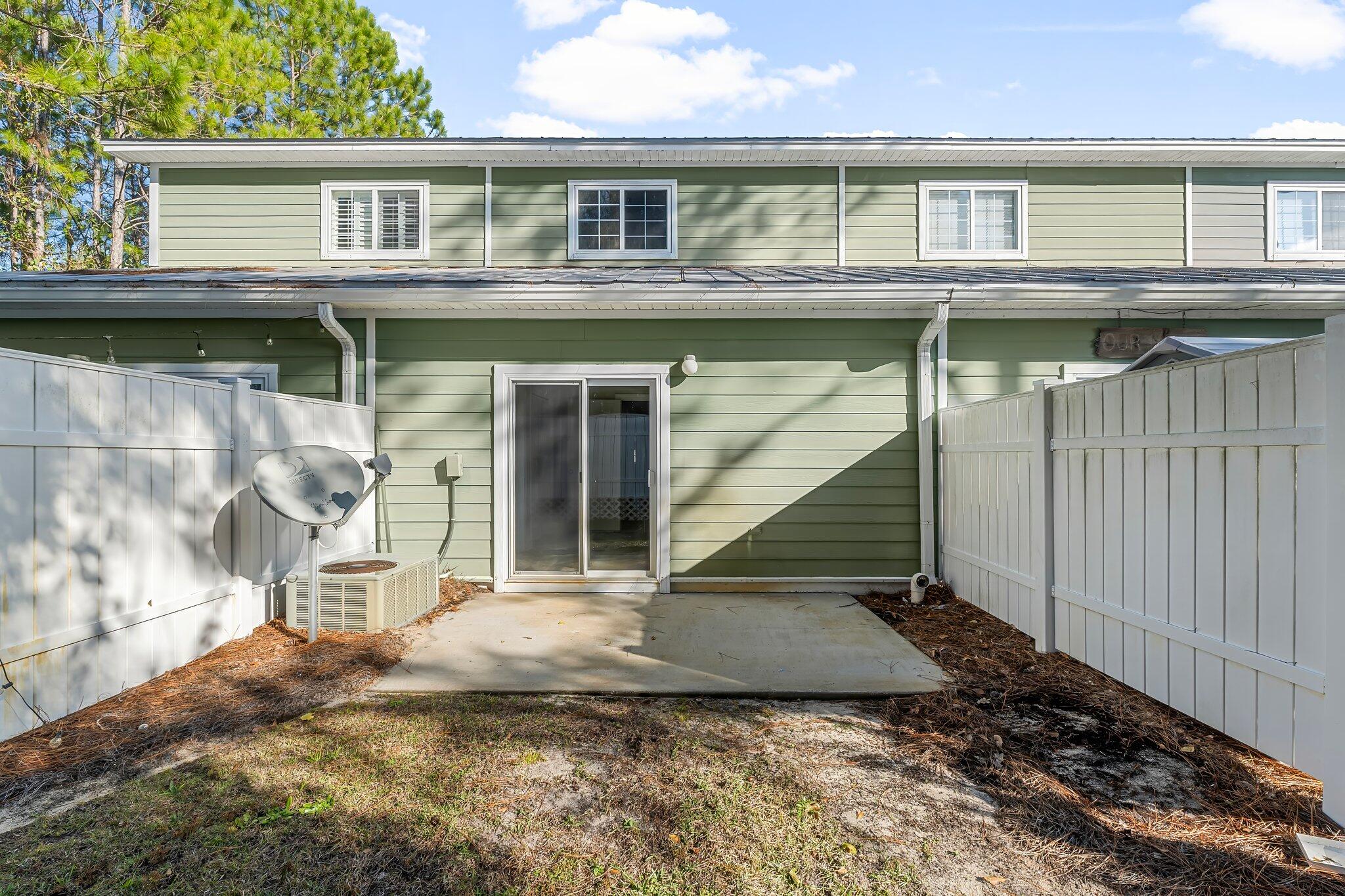 SANDAL BEACH - Residential Lease