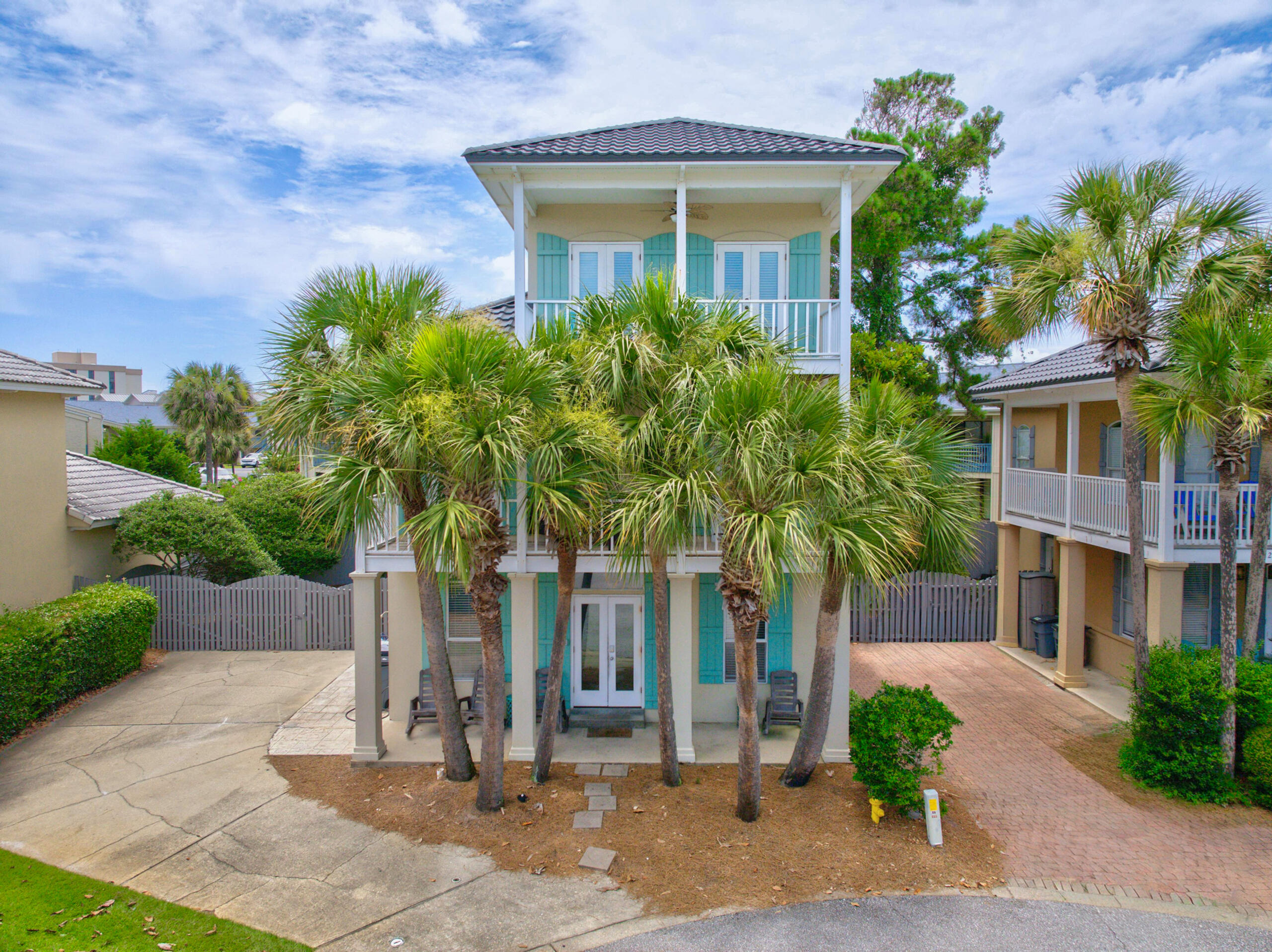 EMERALD SHORES - Residential