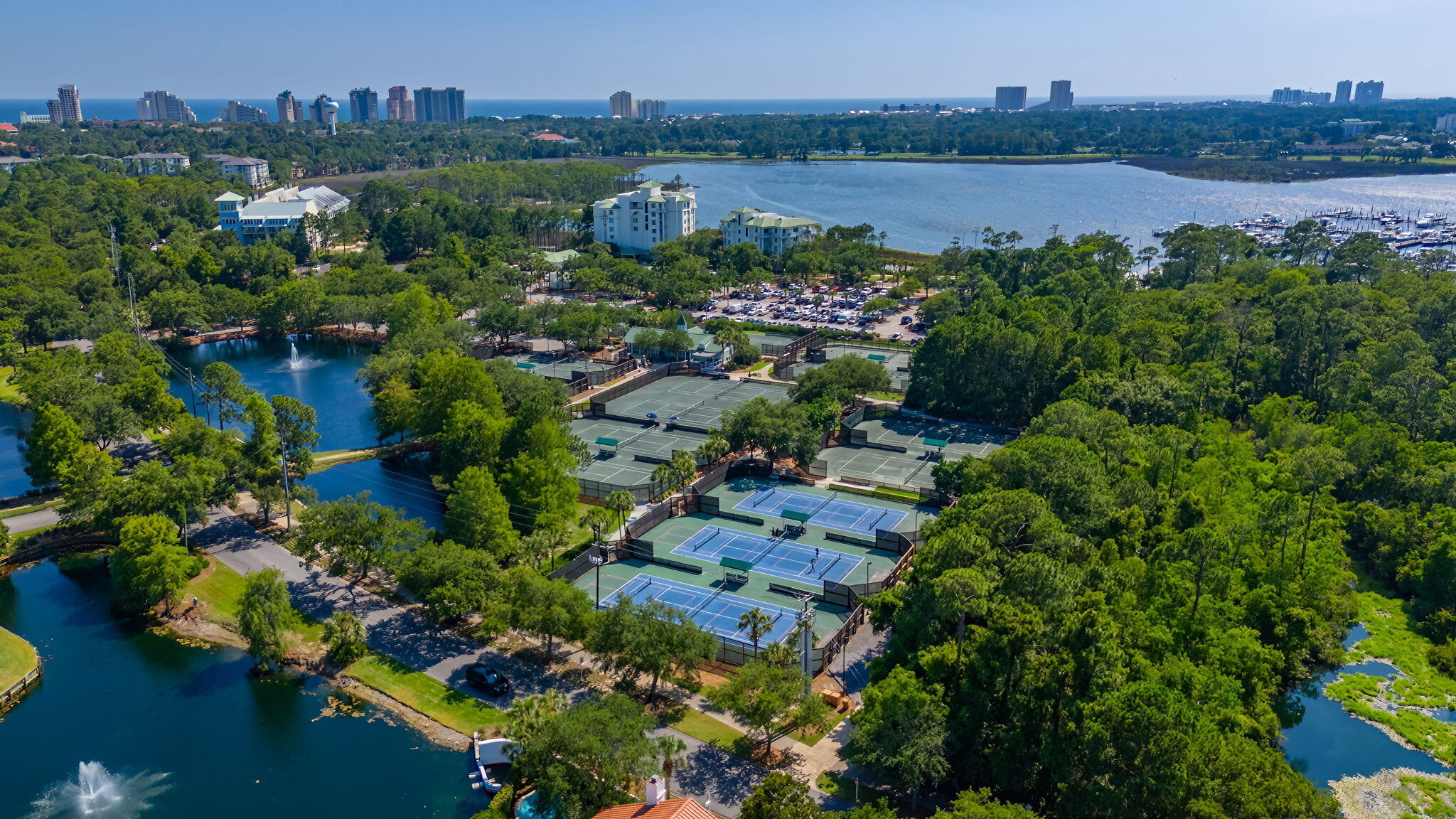 BAYTOWNE AVE EAST - Residential