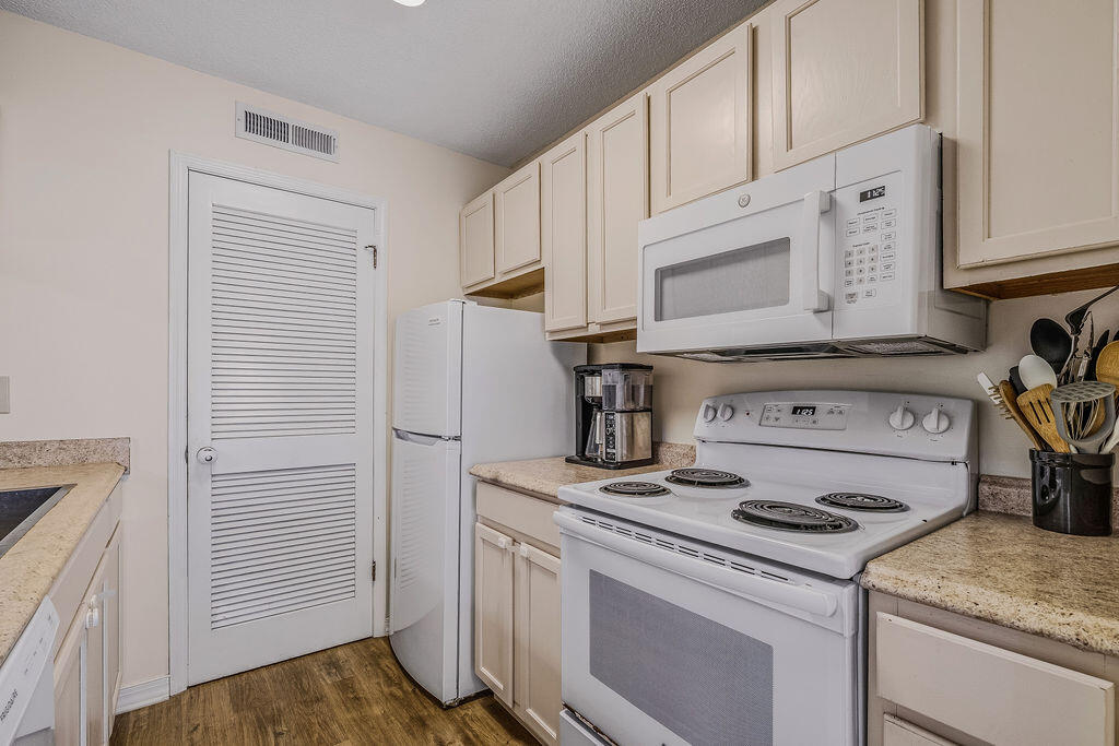 PARK PLACE CONDO - Residential