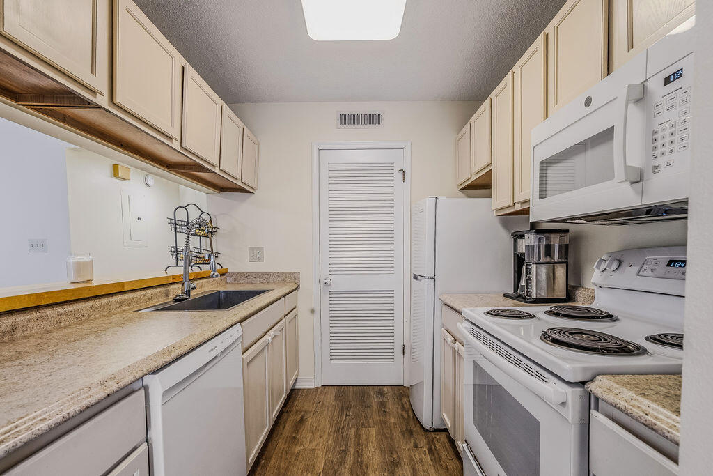 PARK PLACE CONDO - Residential