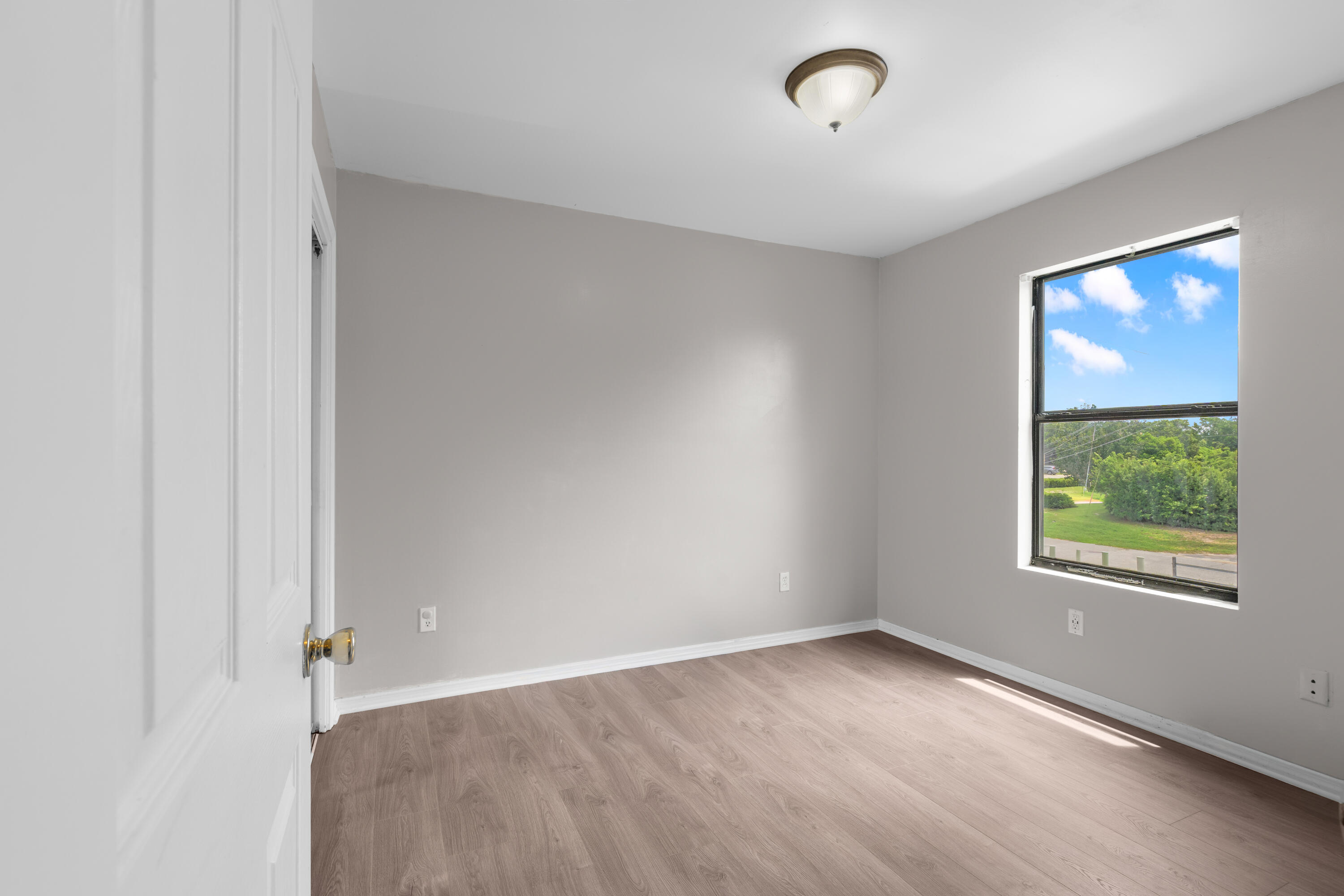 COUNTRY CLUB VILLAS - Residential