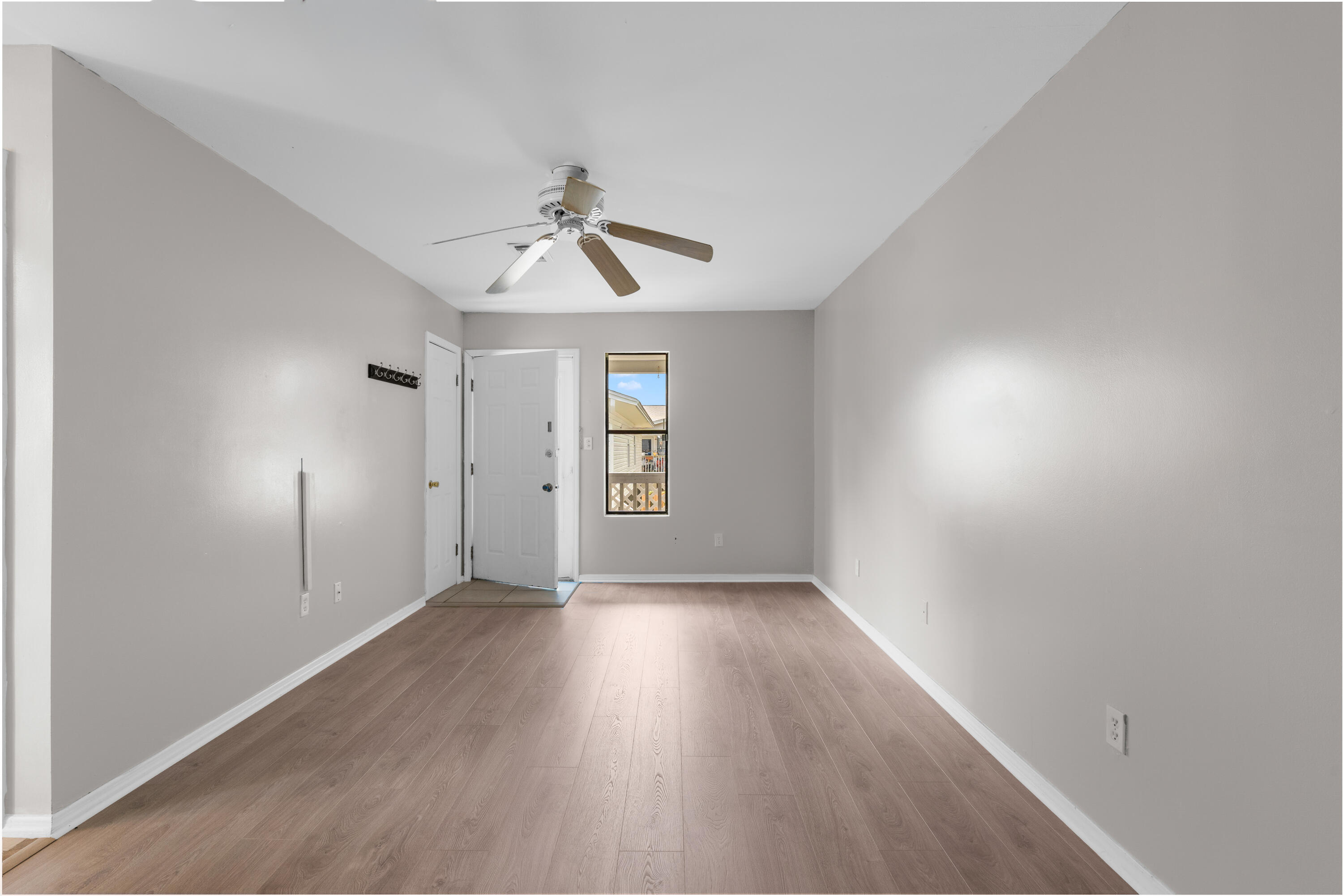 COUNTRY CLUB VILLAS - Residential