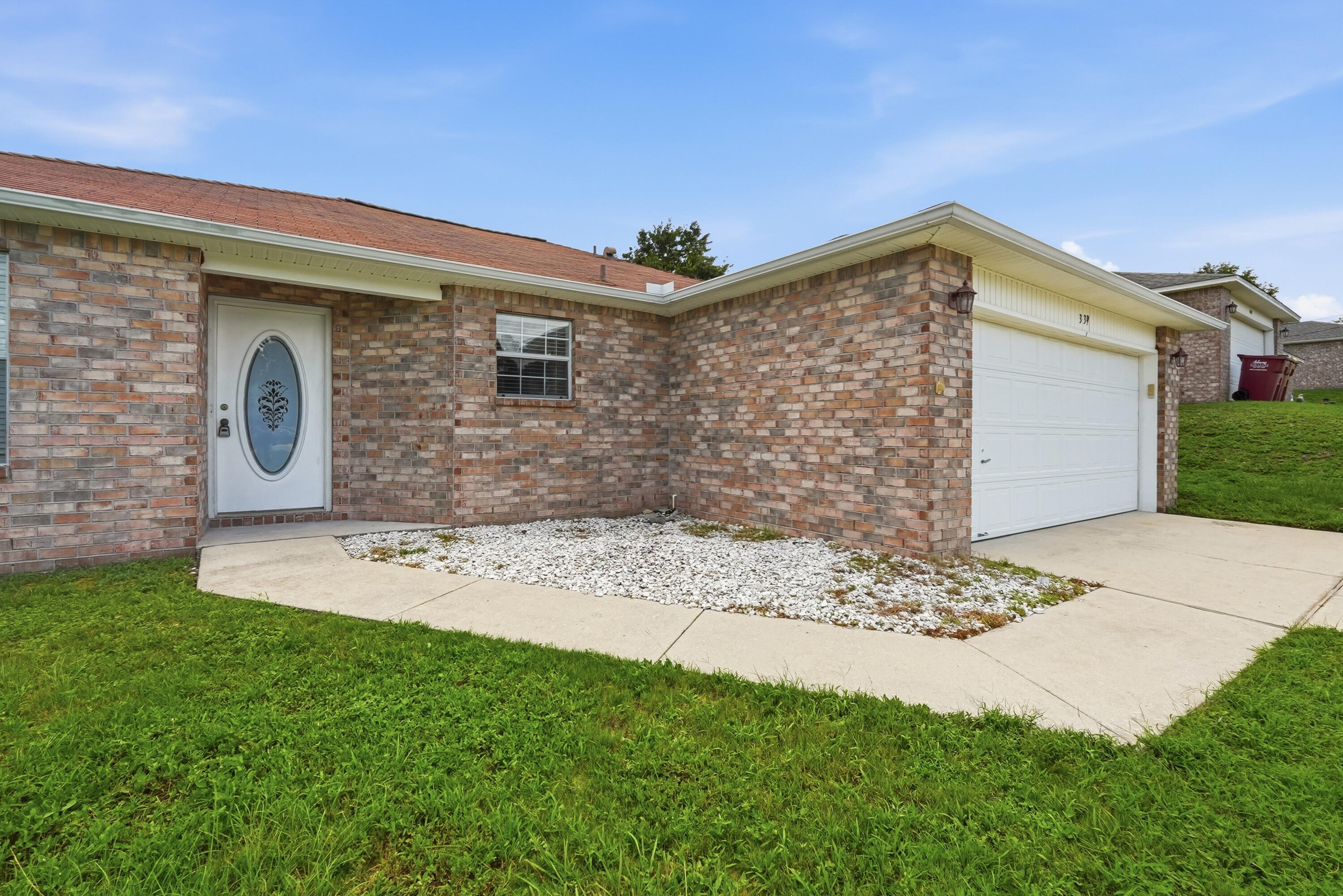 COUNTRYVIEW ESTATES 10TH ADDN - Residential Lease